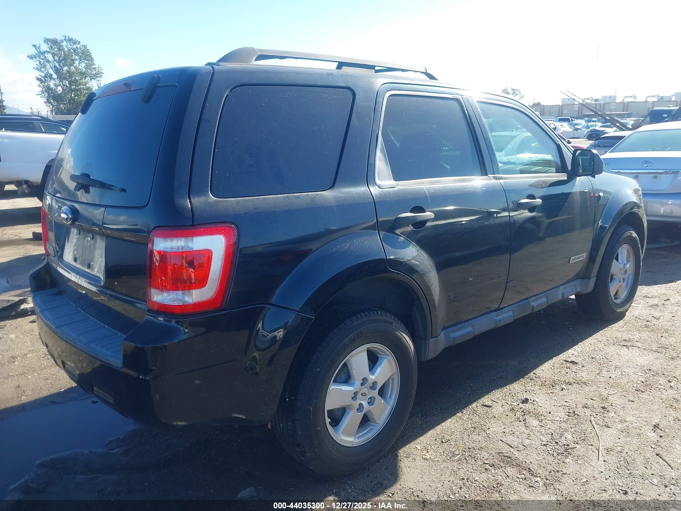FORD ESCAPE image 4