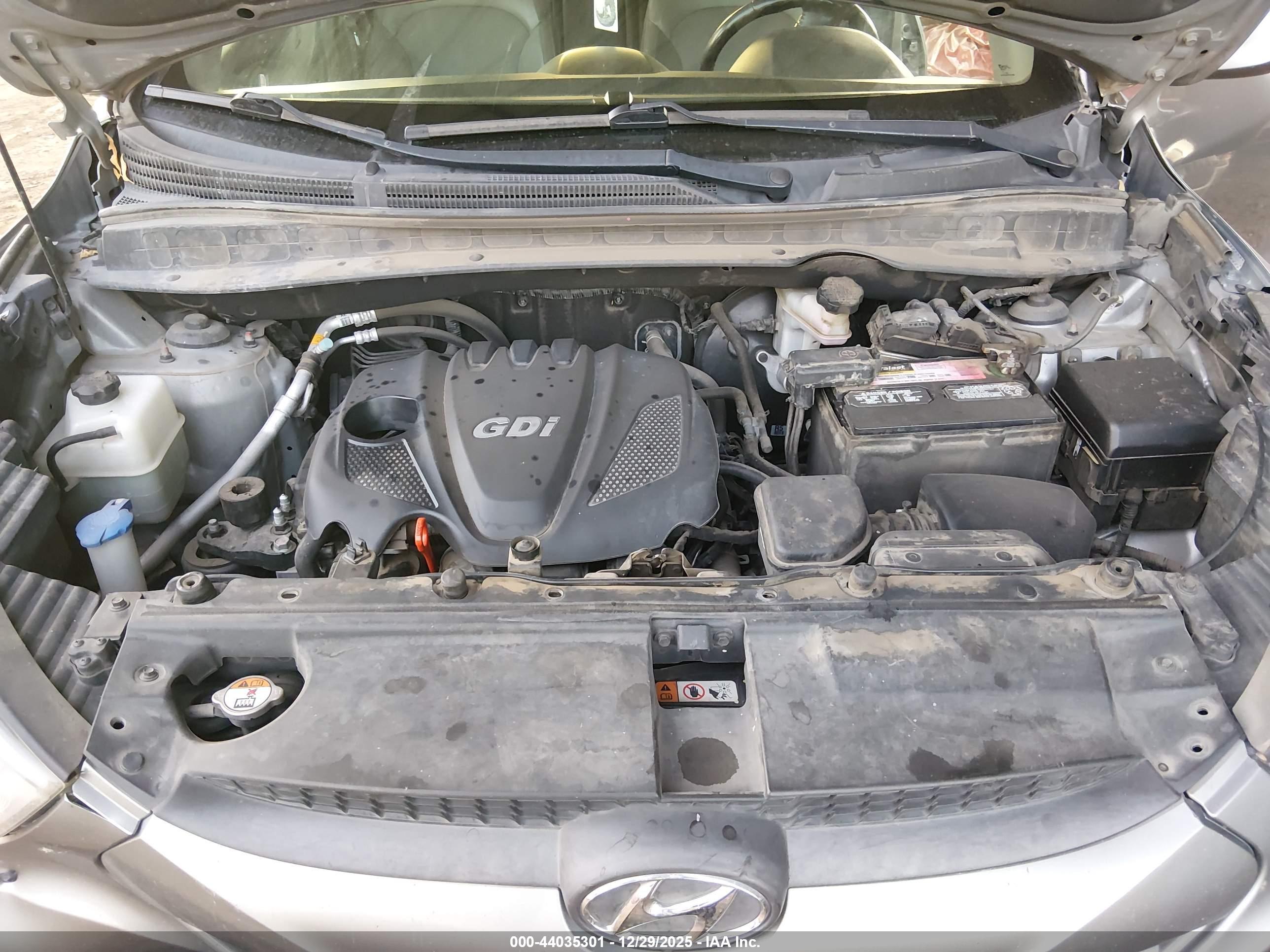 HYUNDAI TUCSON image 10