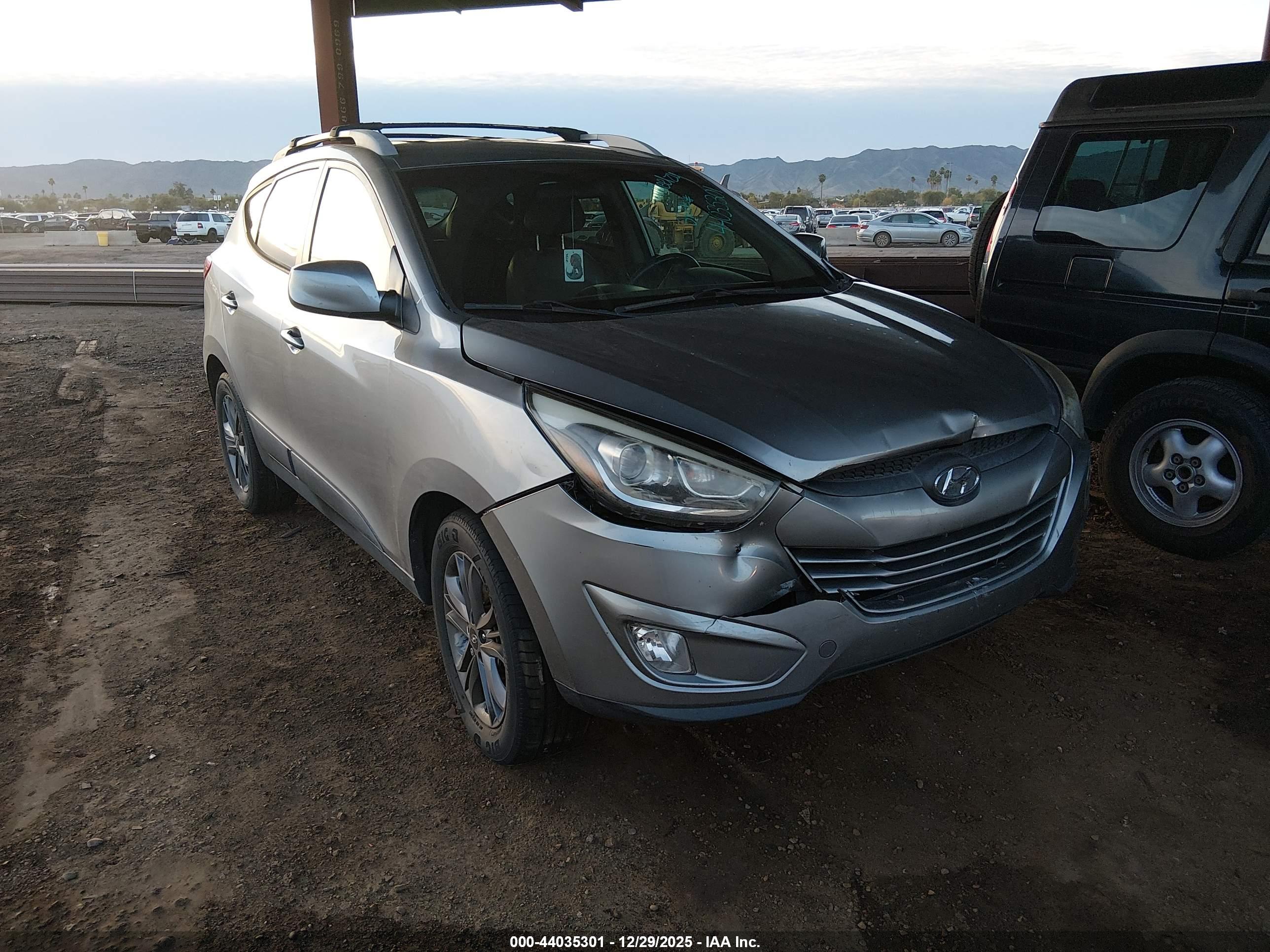 HYUNDAI TUCSON image 6