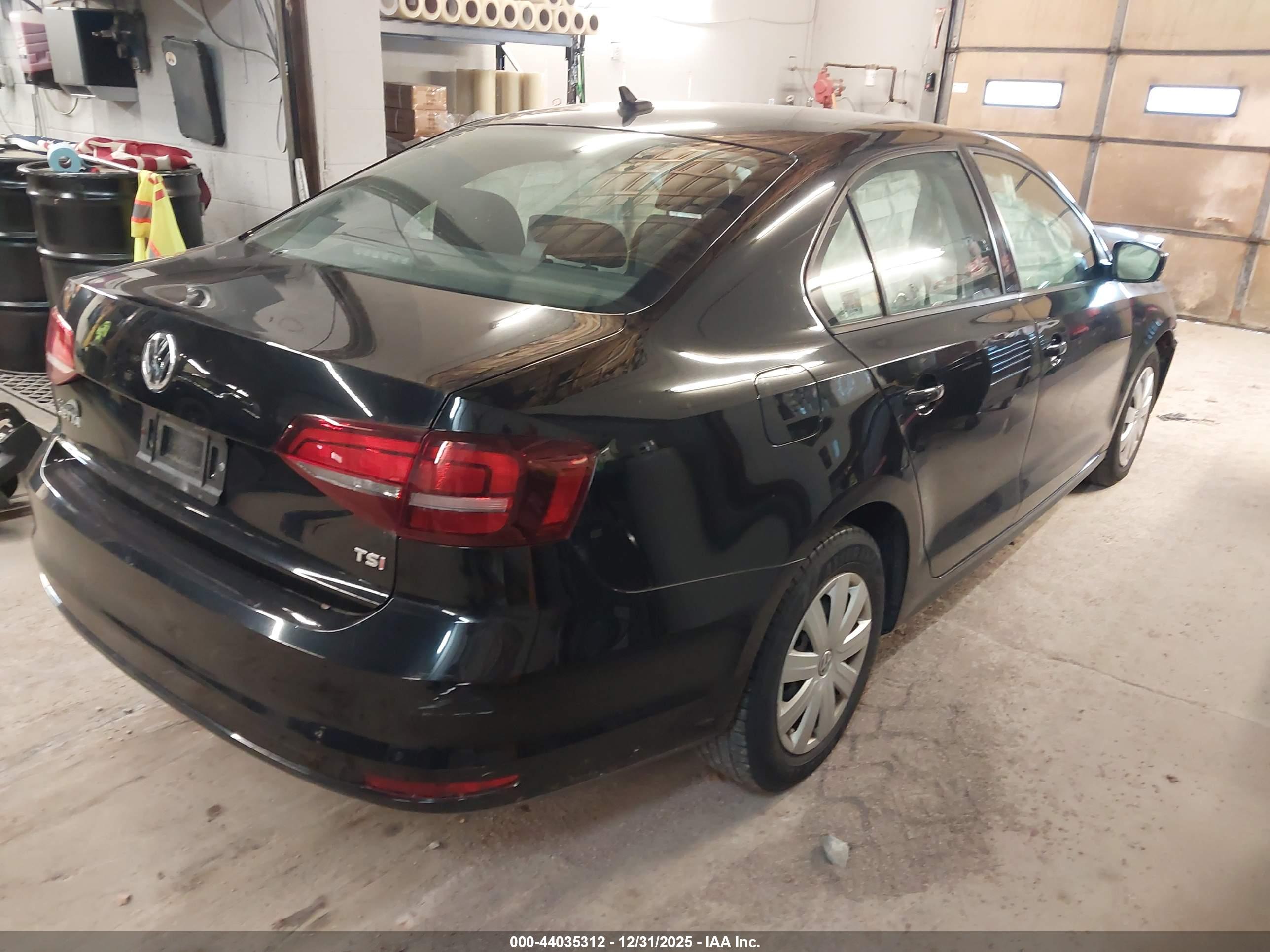 VOLKSWAGEN JETTA image 4