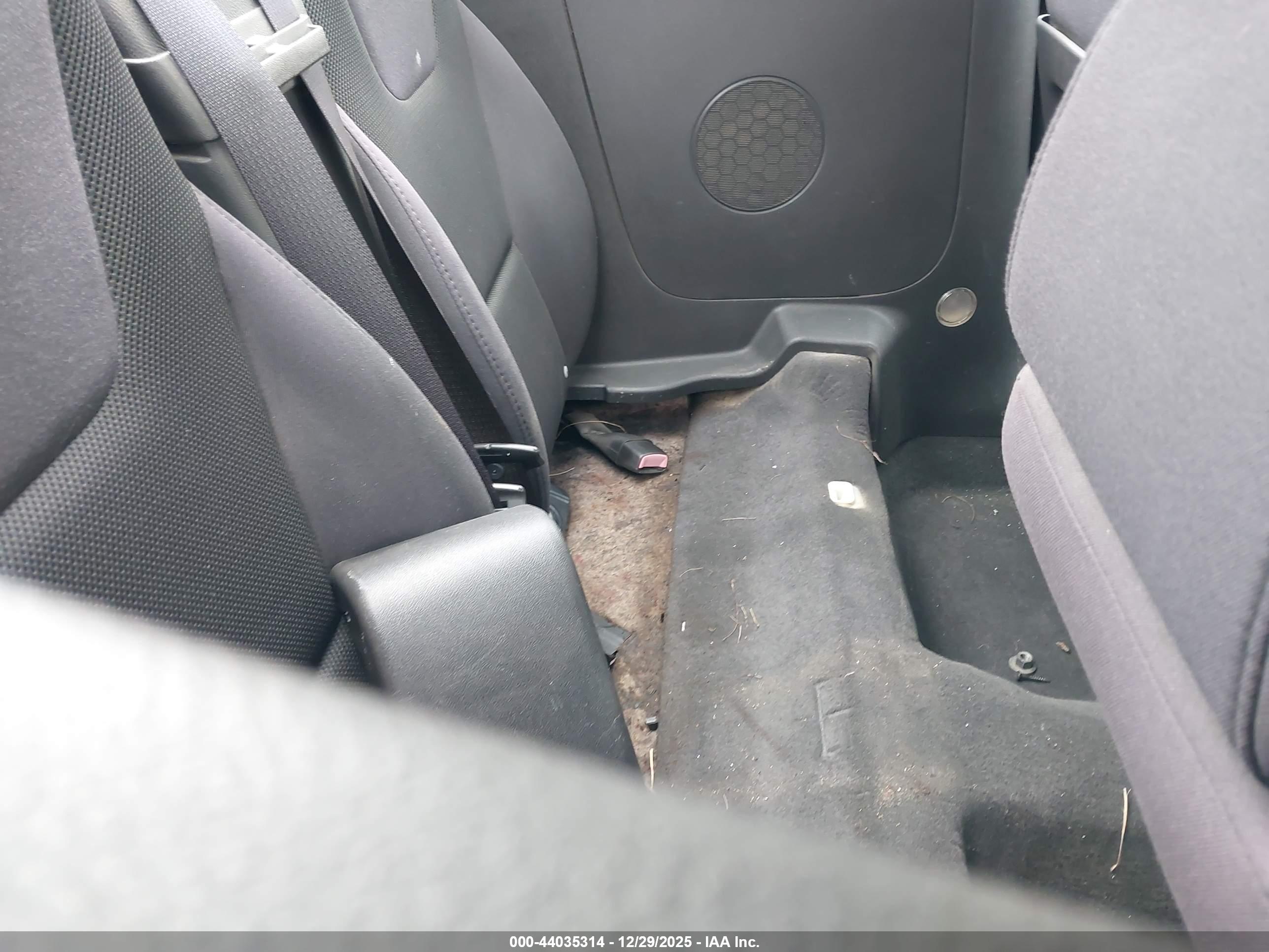 PONTIAC G6 image 8