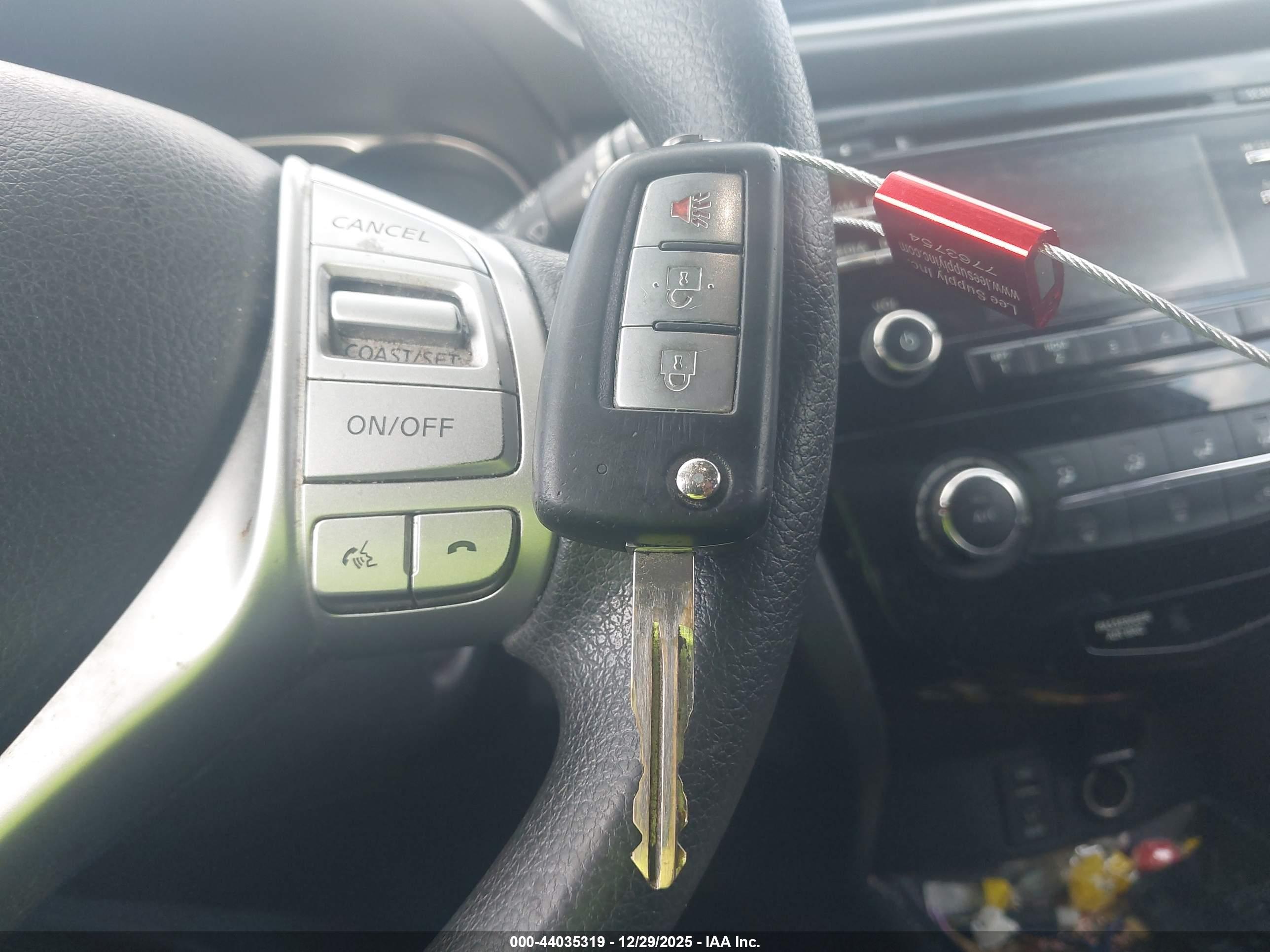 NISSAN ROGUE image 11