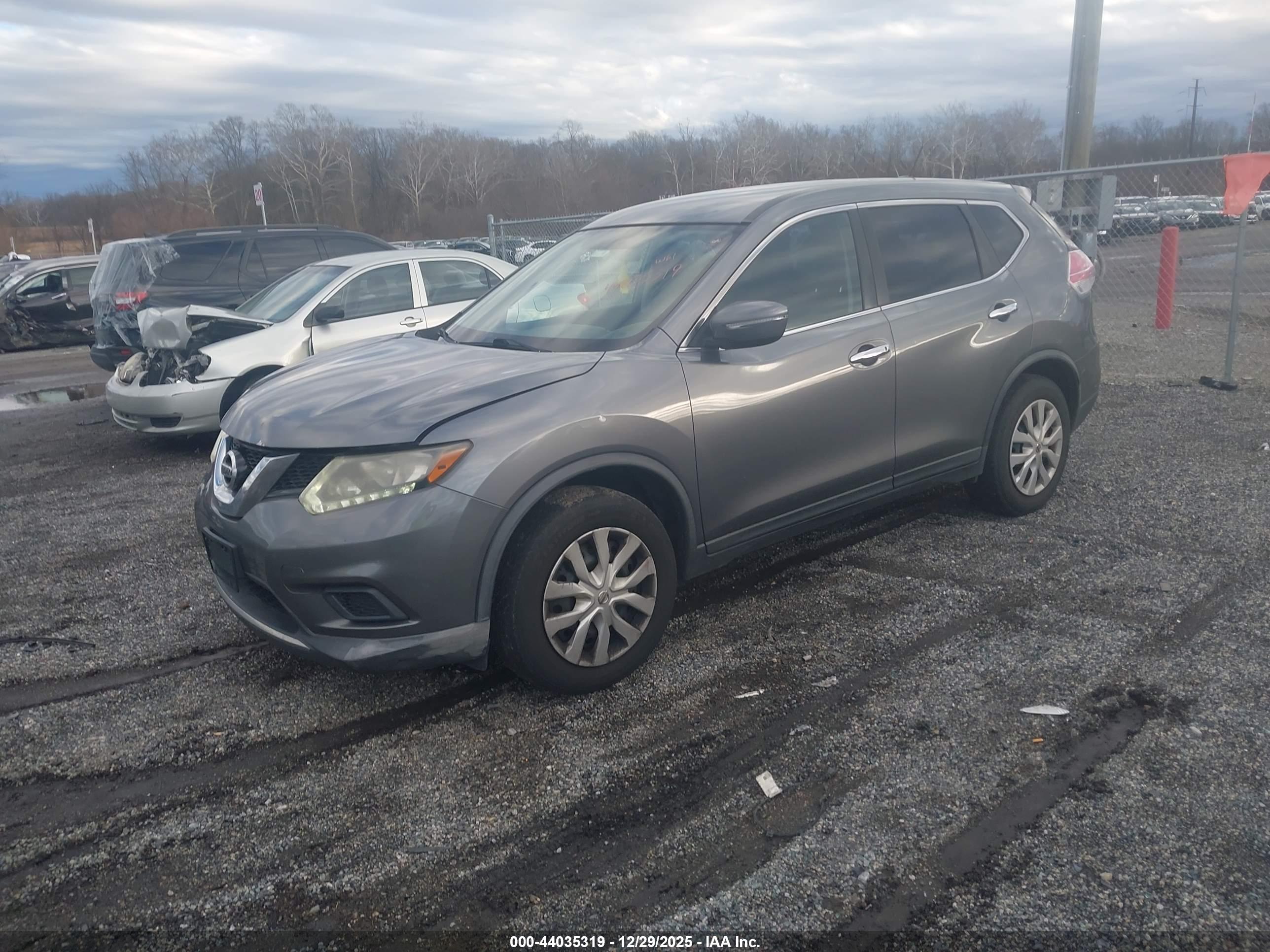 NISSAN ROGUE image 2