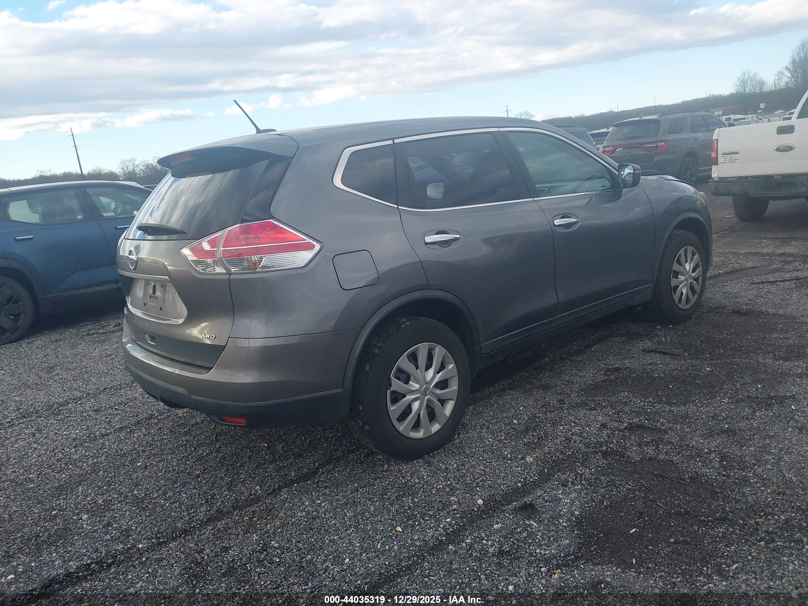 NISSAN ROGUE image 4