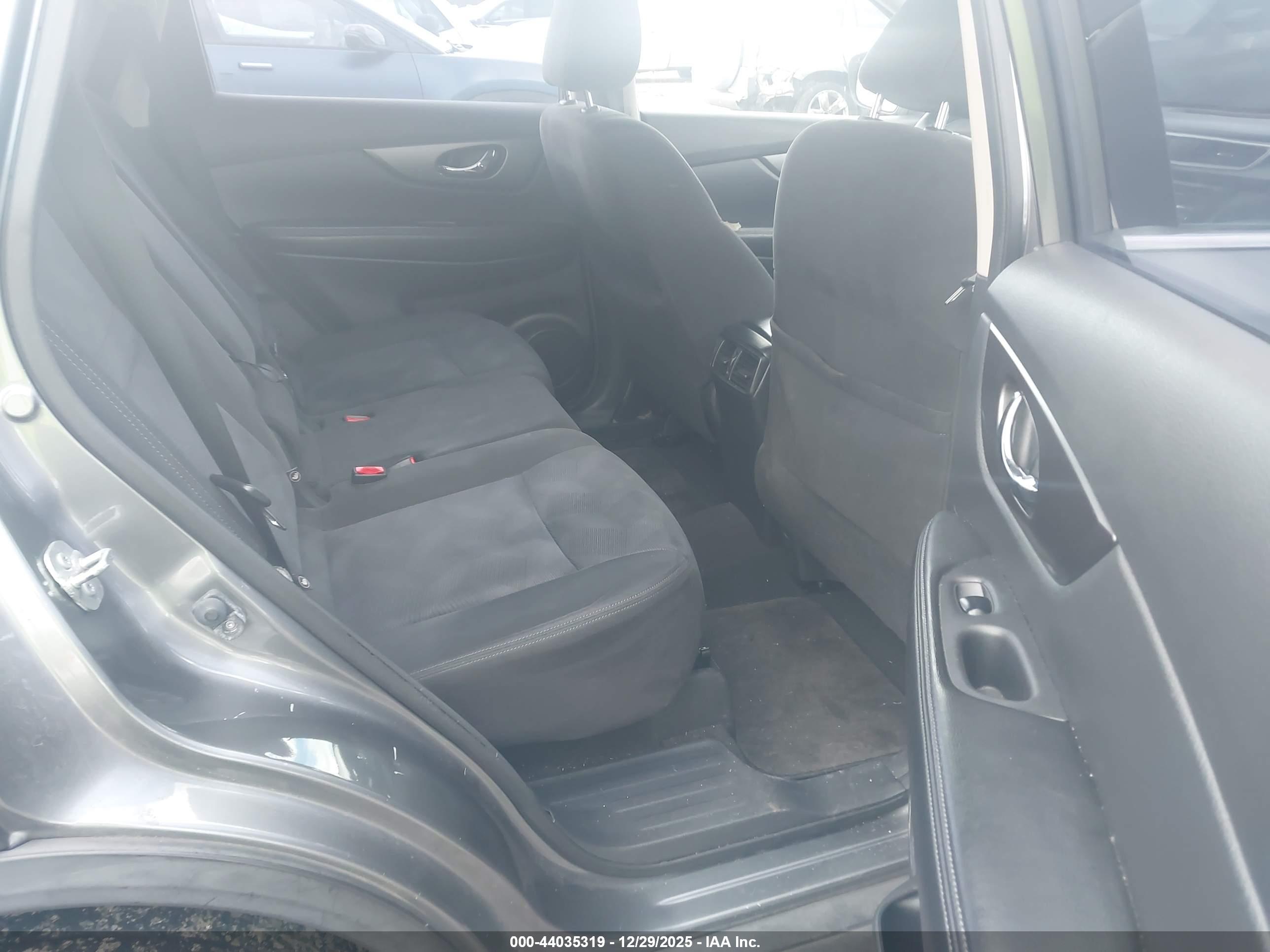 NISSAN ROGUE image 8