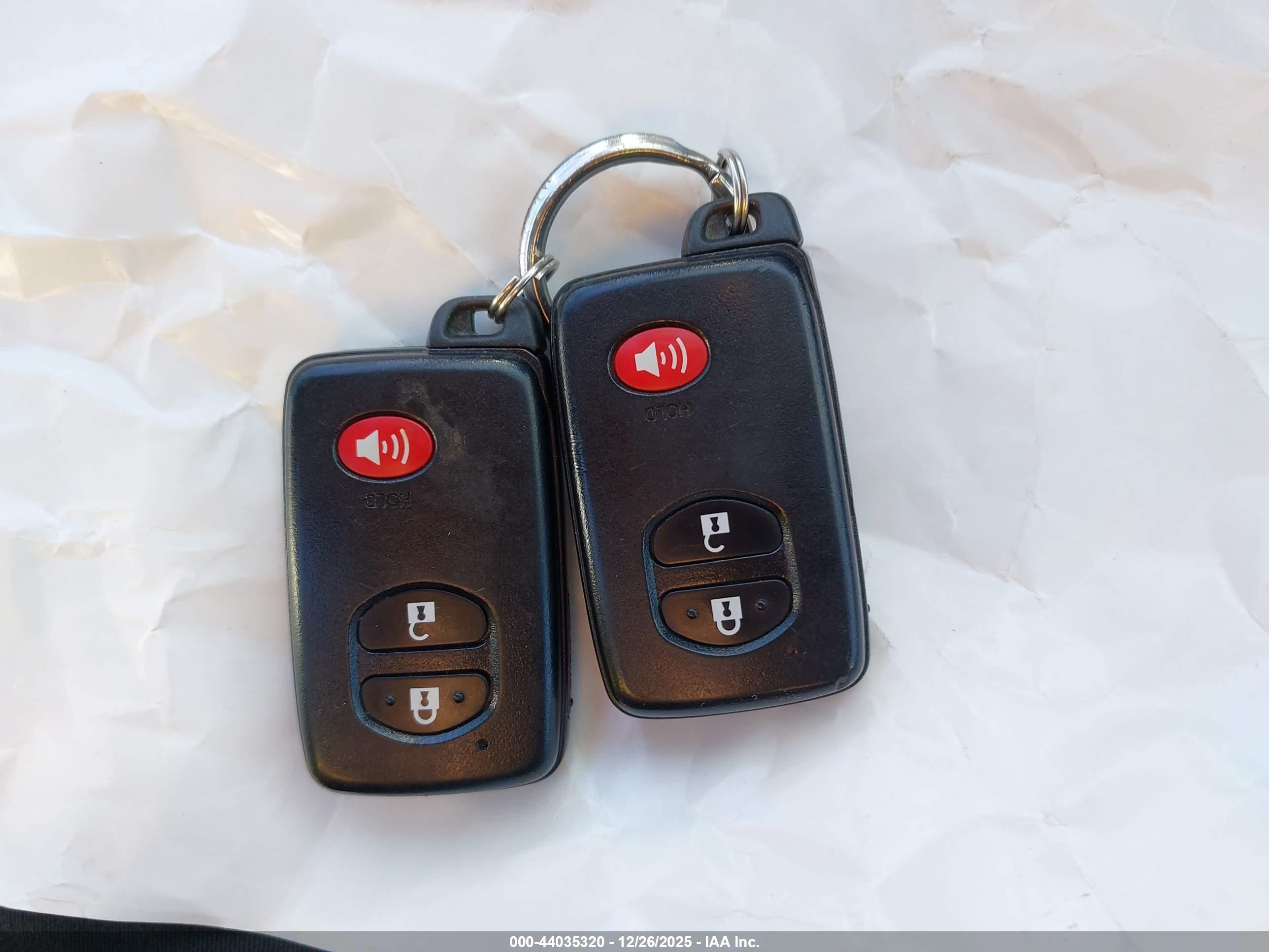 TOYOTA PRIUS image 11