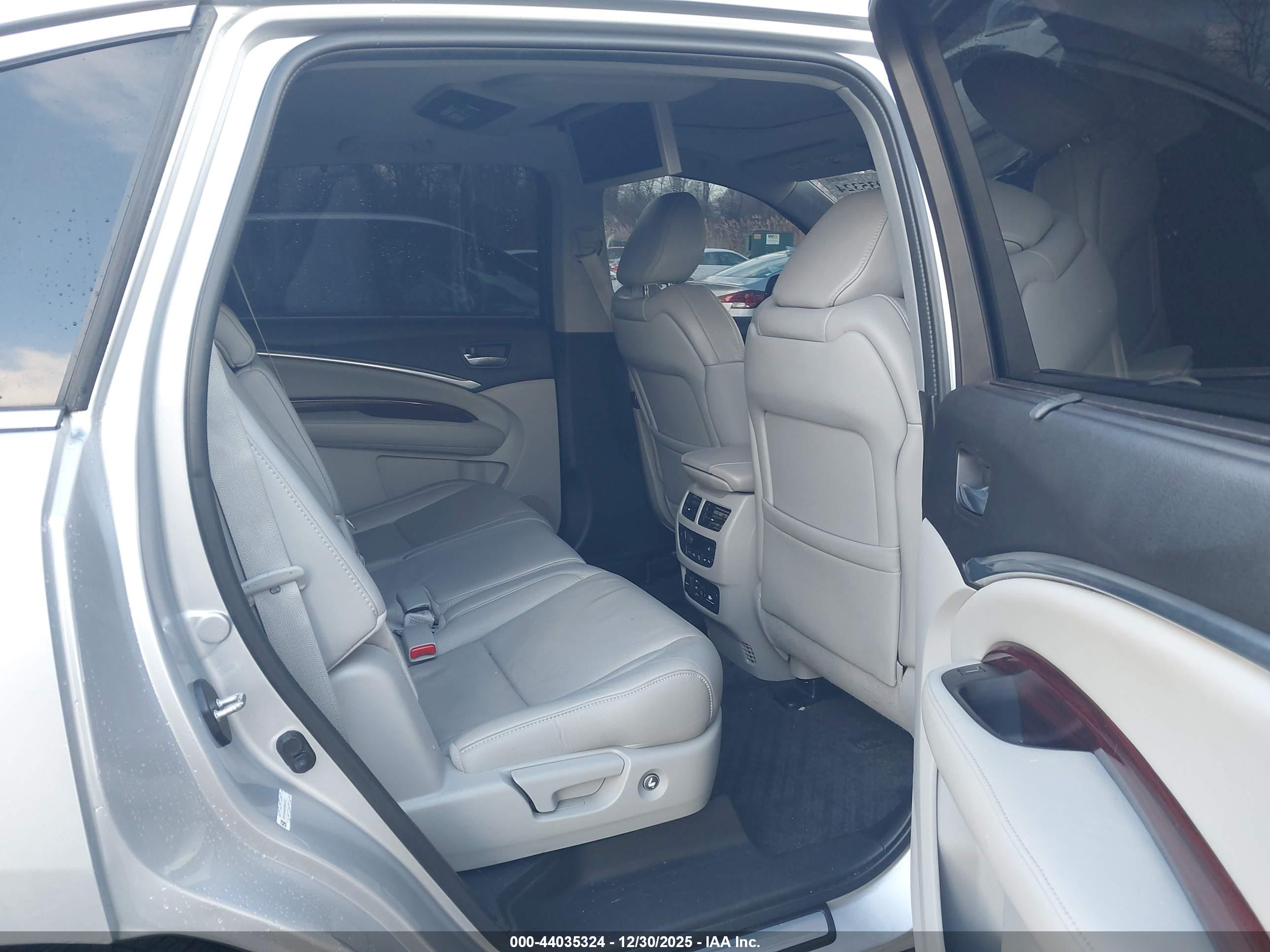 ACURA MDX image 8