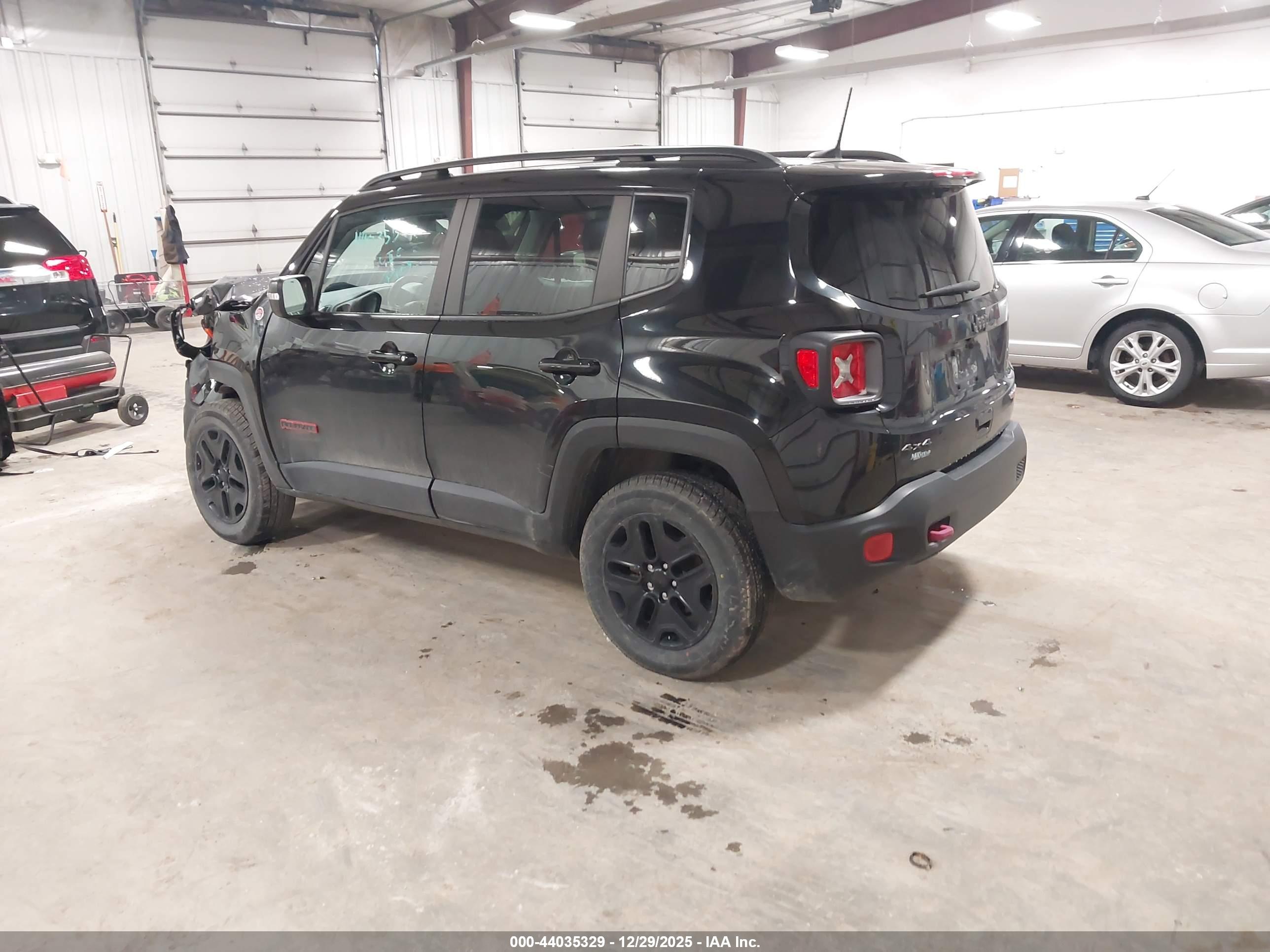JEEP RENEGADE image 3