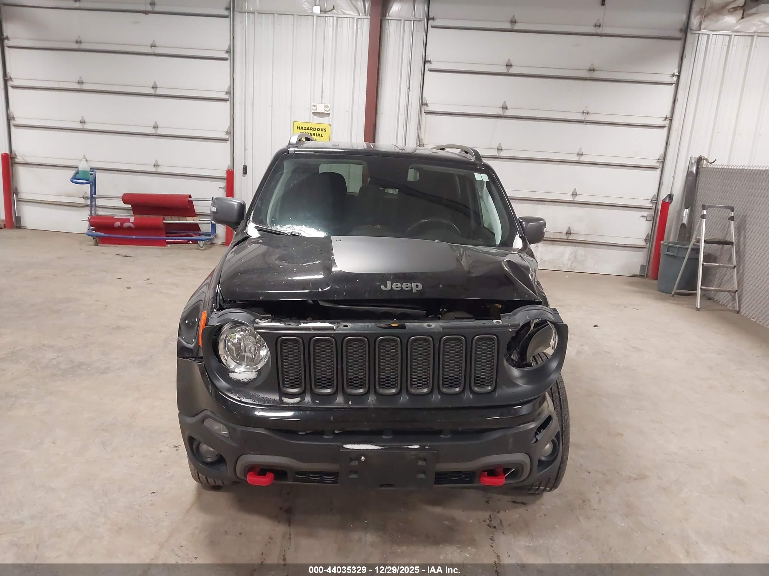 JEEP RENEGADE image 6