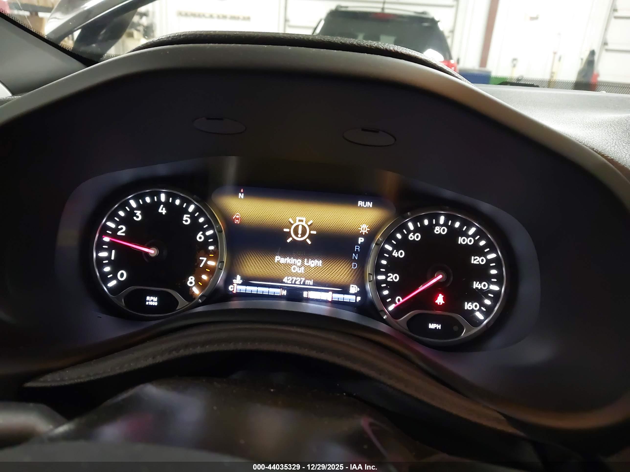 JEEP RENEGADE image 7