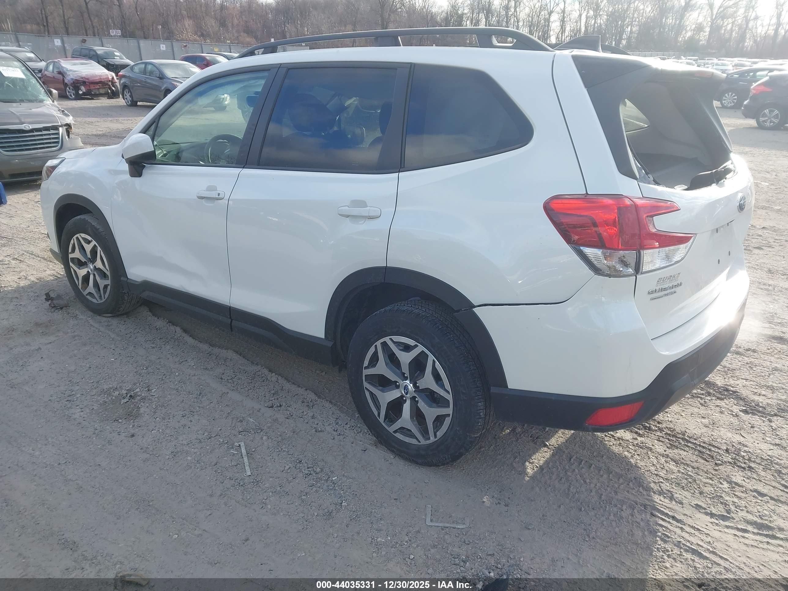 SUBARU FORESTER image 3
