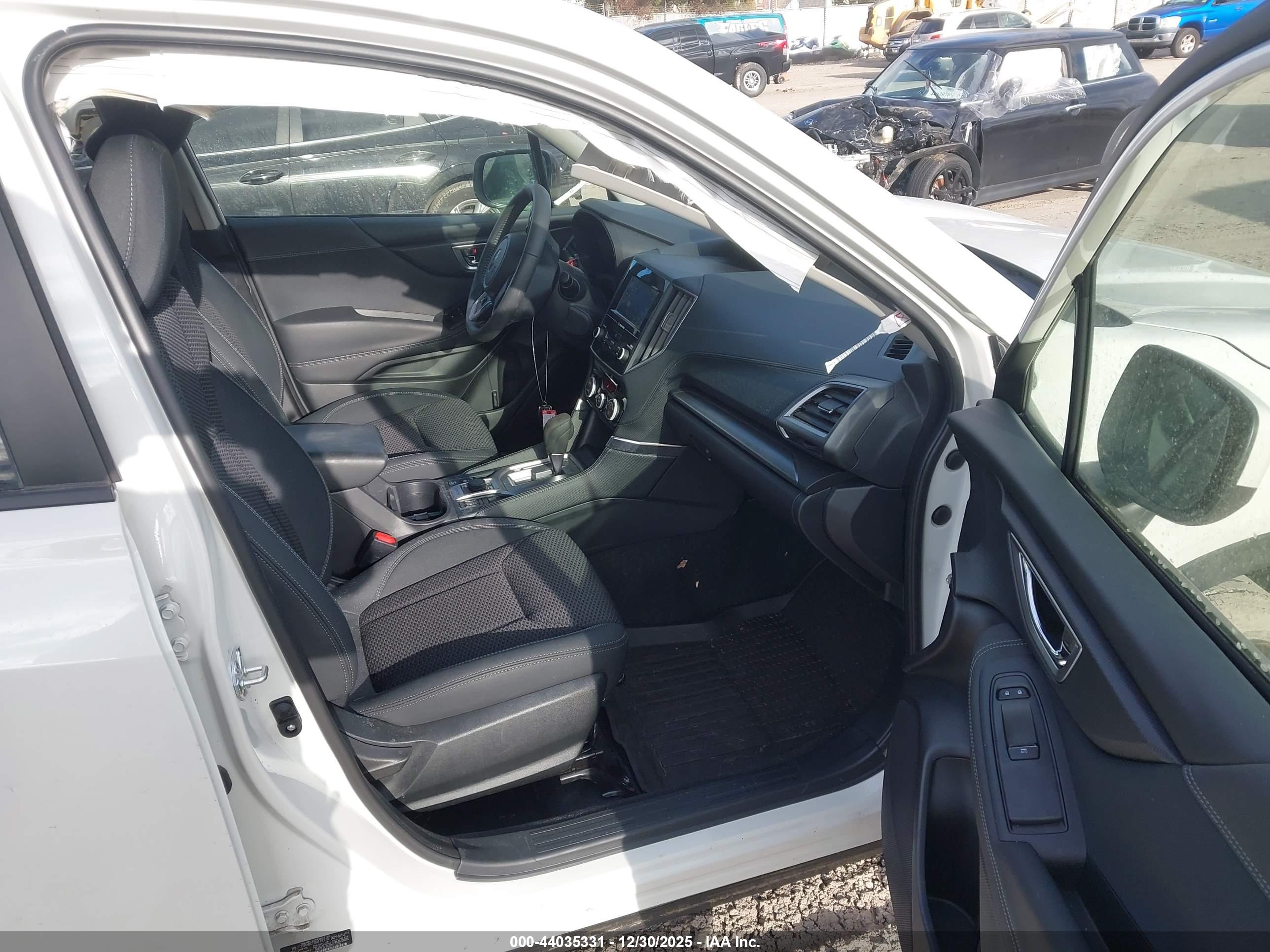 SUBARU FORESTER image 5