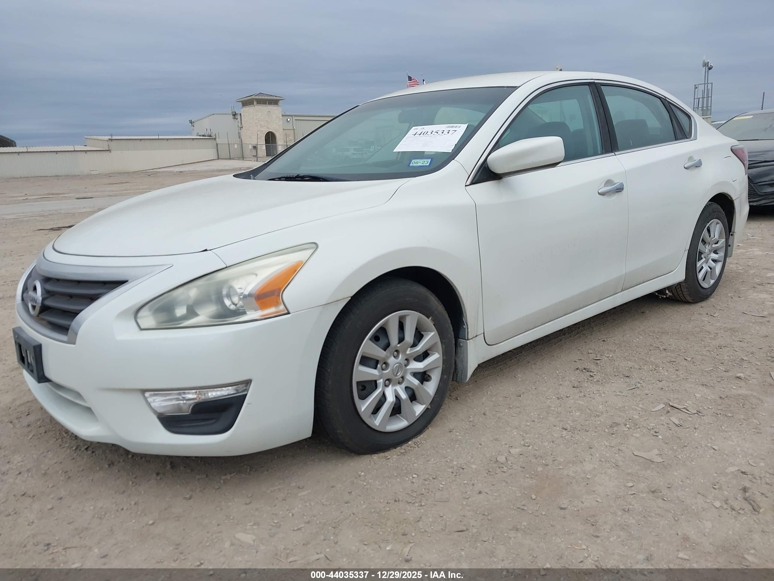 NISSAN ALTIMA image 2