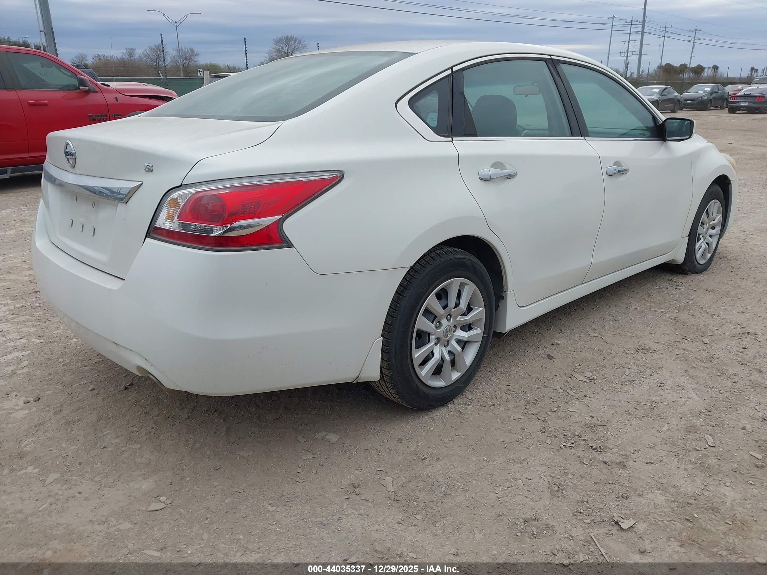 NISSAN ALTIMA image 4
