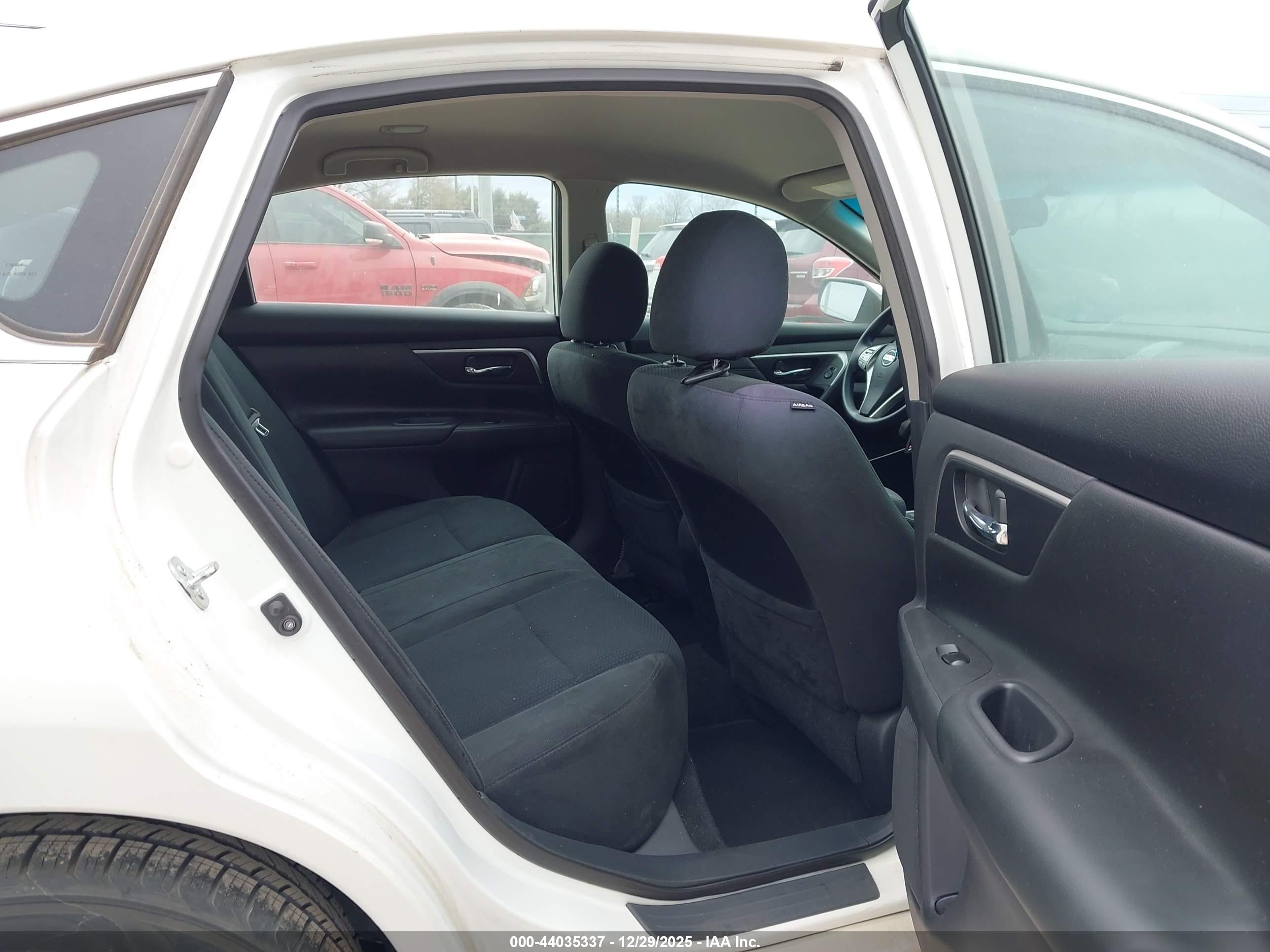 NISSAN ALTIMA image 8