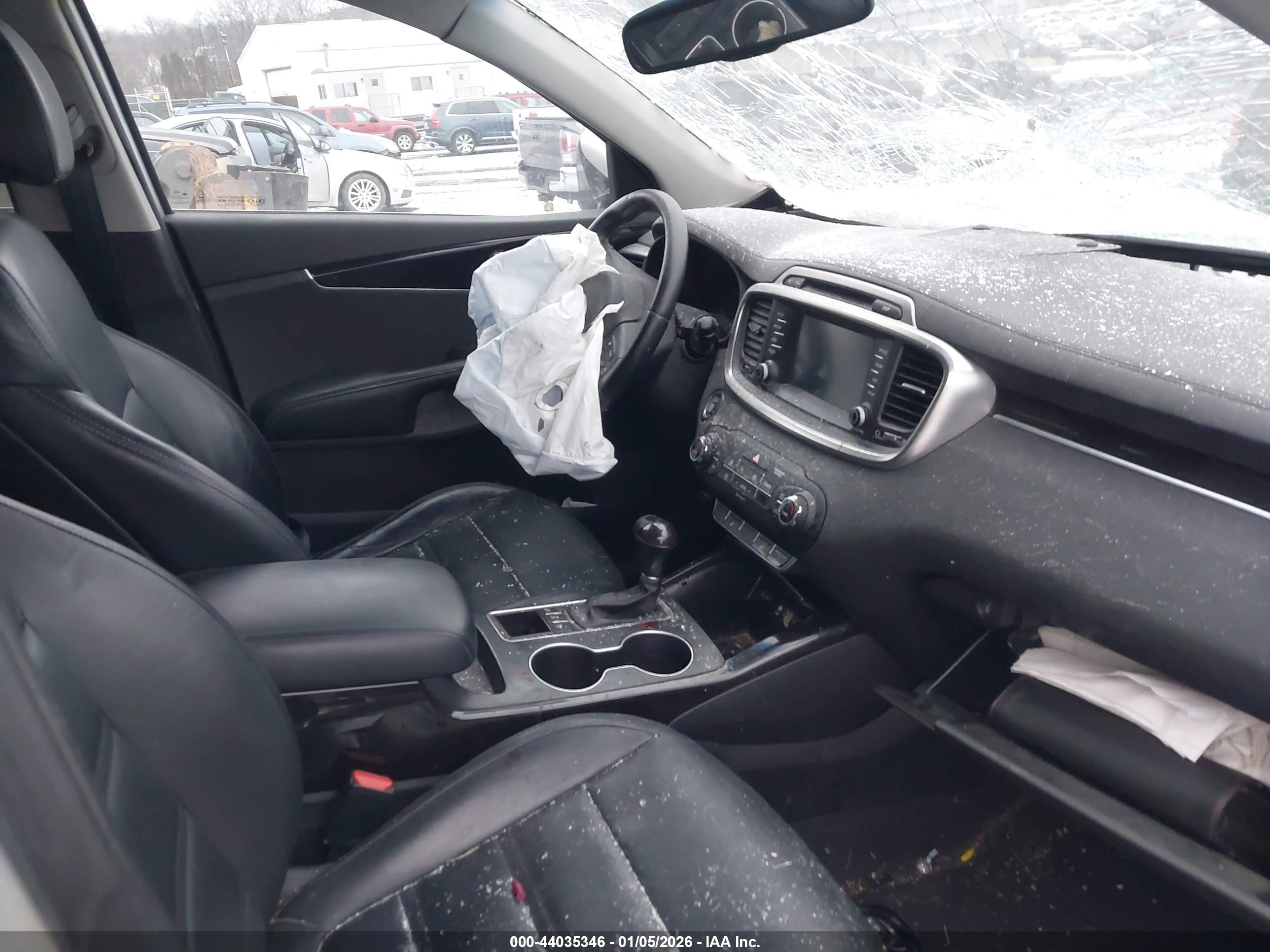 KIA SORENTO image 5