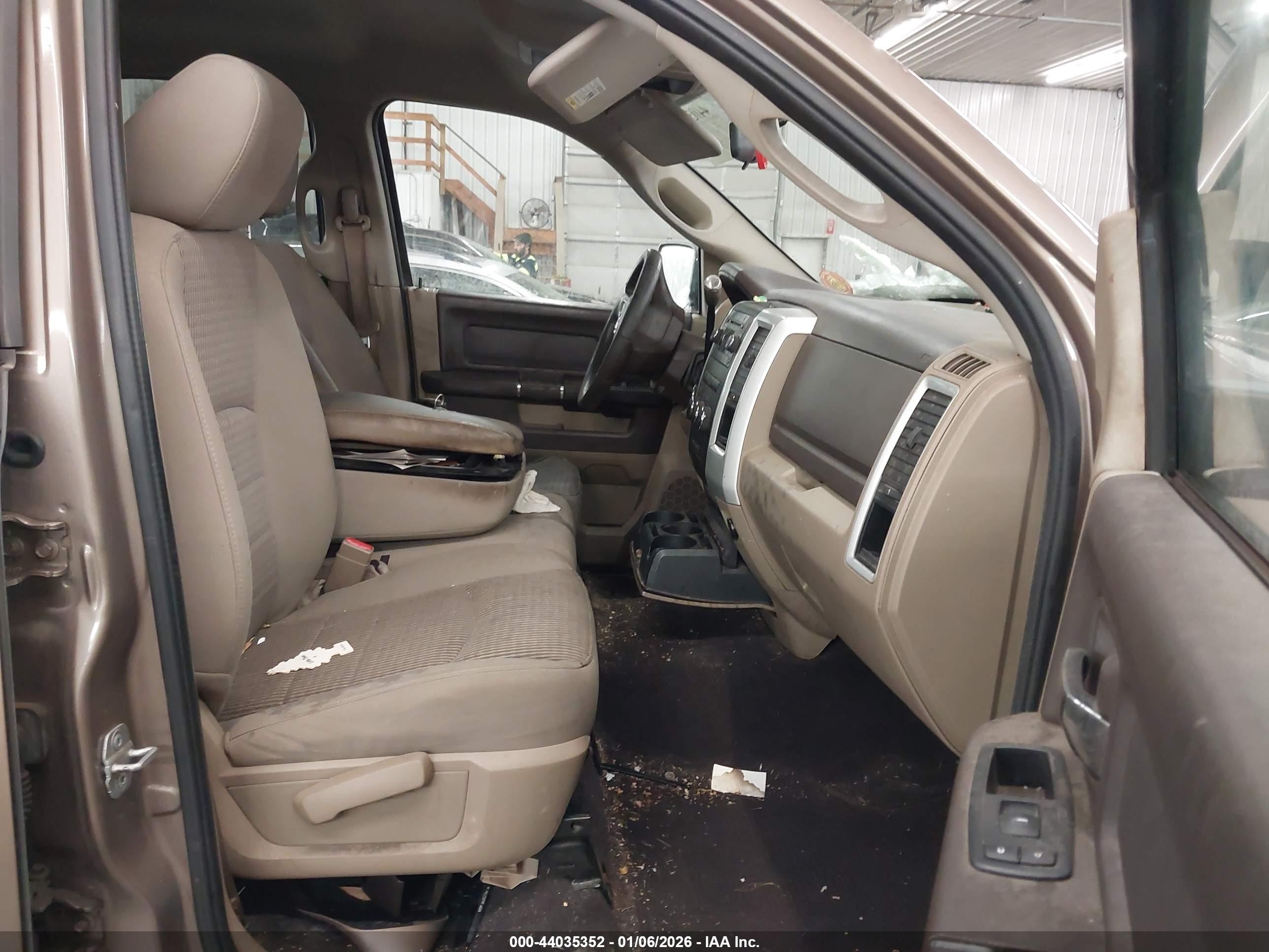 DODGE RAM image 5