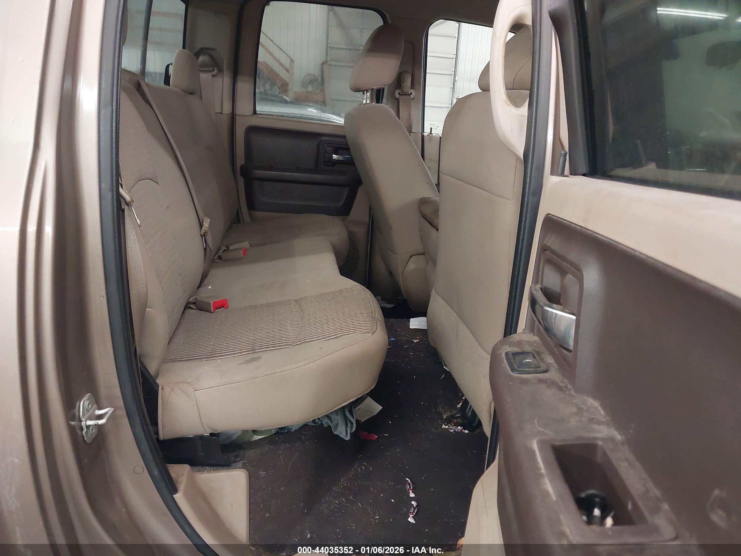 DODGE RAM image 8