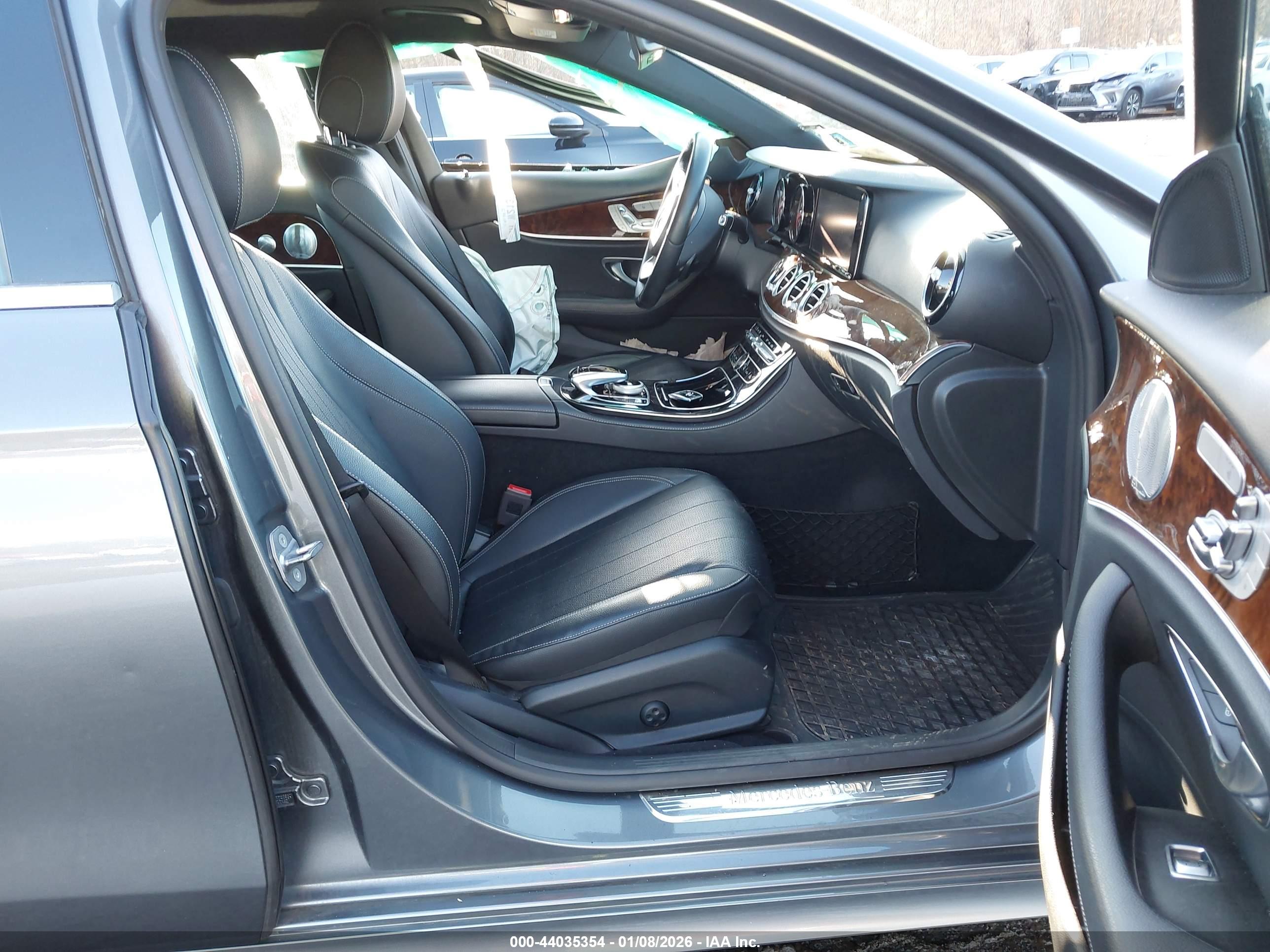 MERCEDES-BENZ E image 5