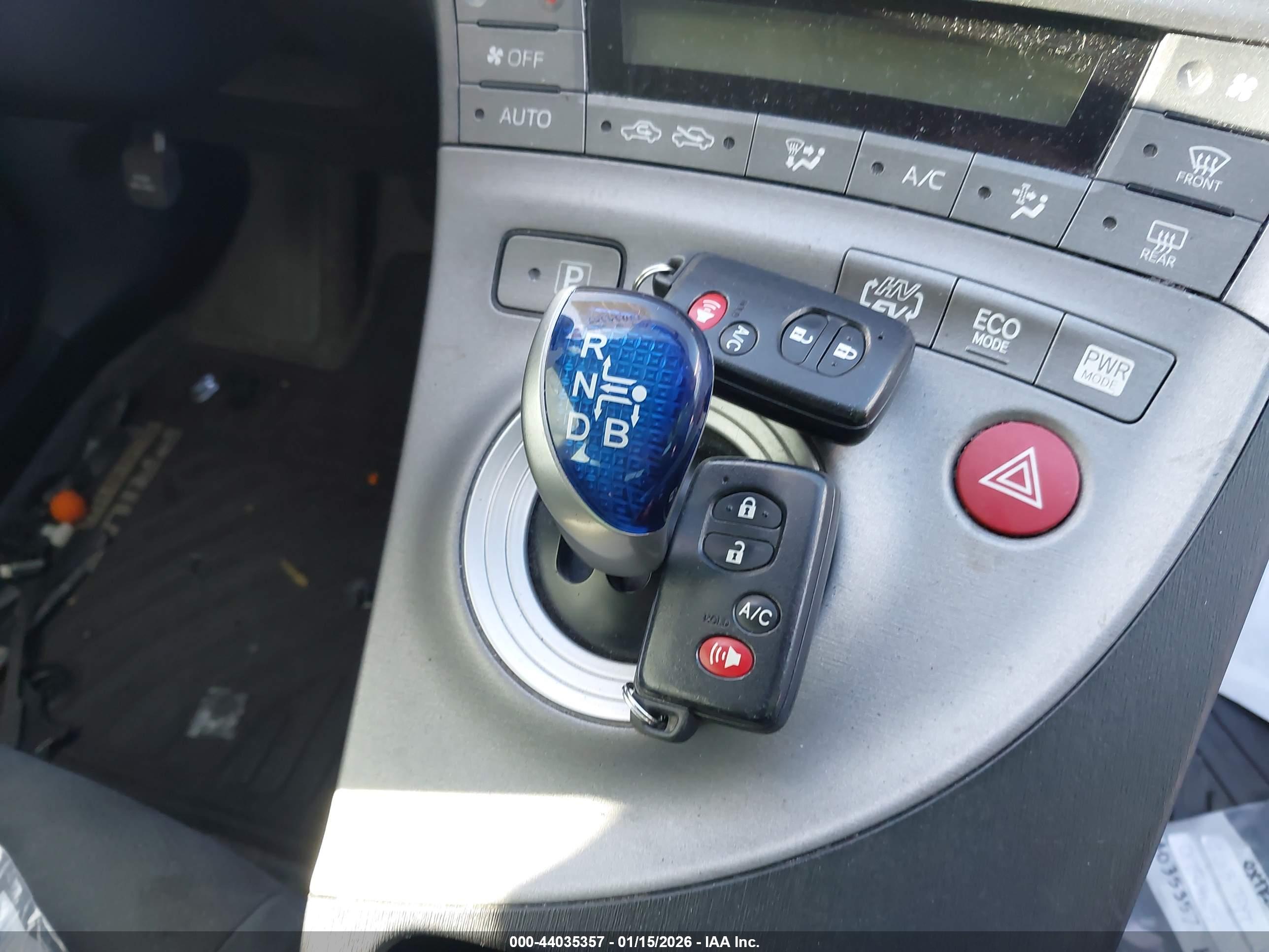 TOYOTA PRIUS image 11