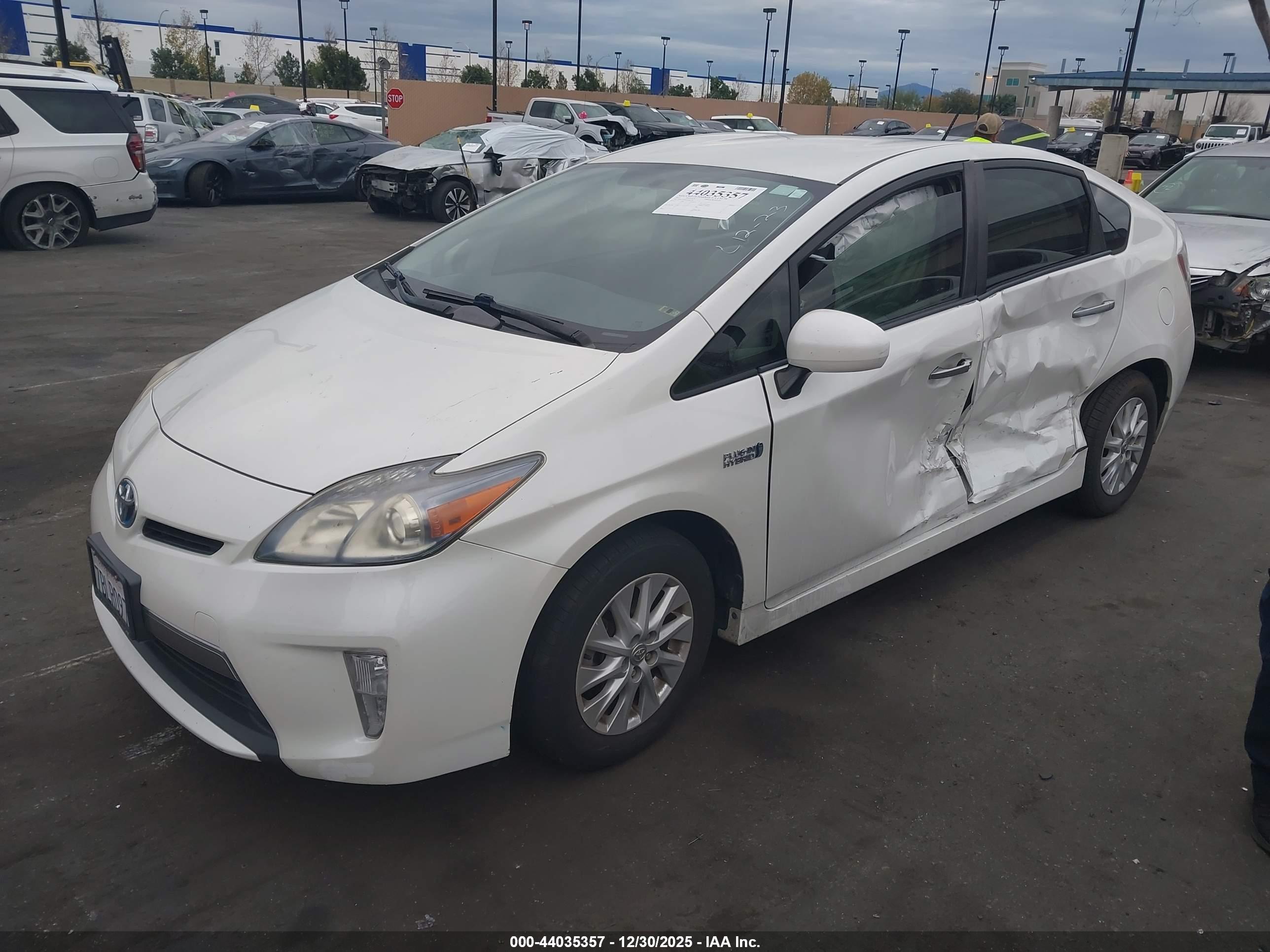 TOYOTA PRIUS image 2