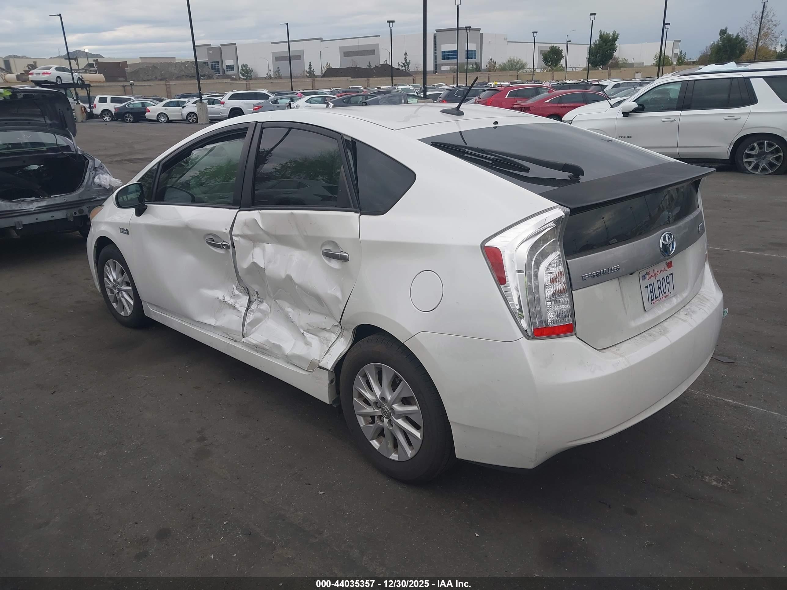 TOYOTA PRIUS image 3
