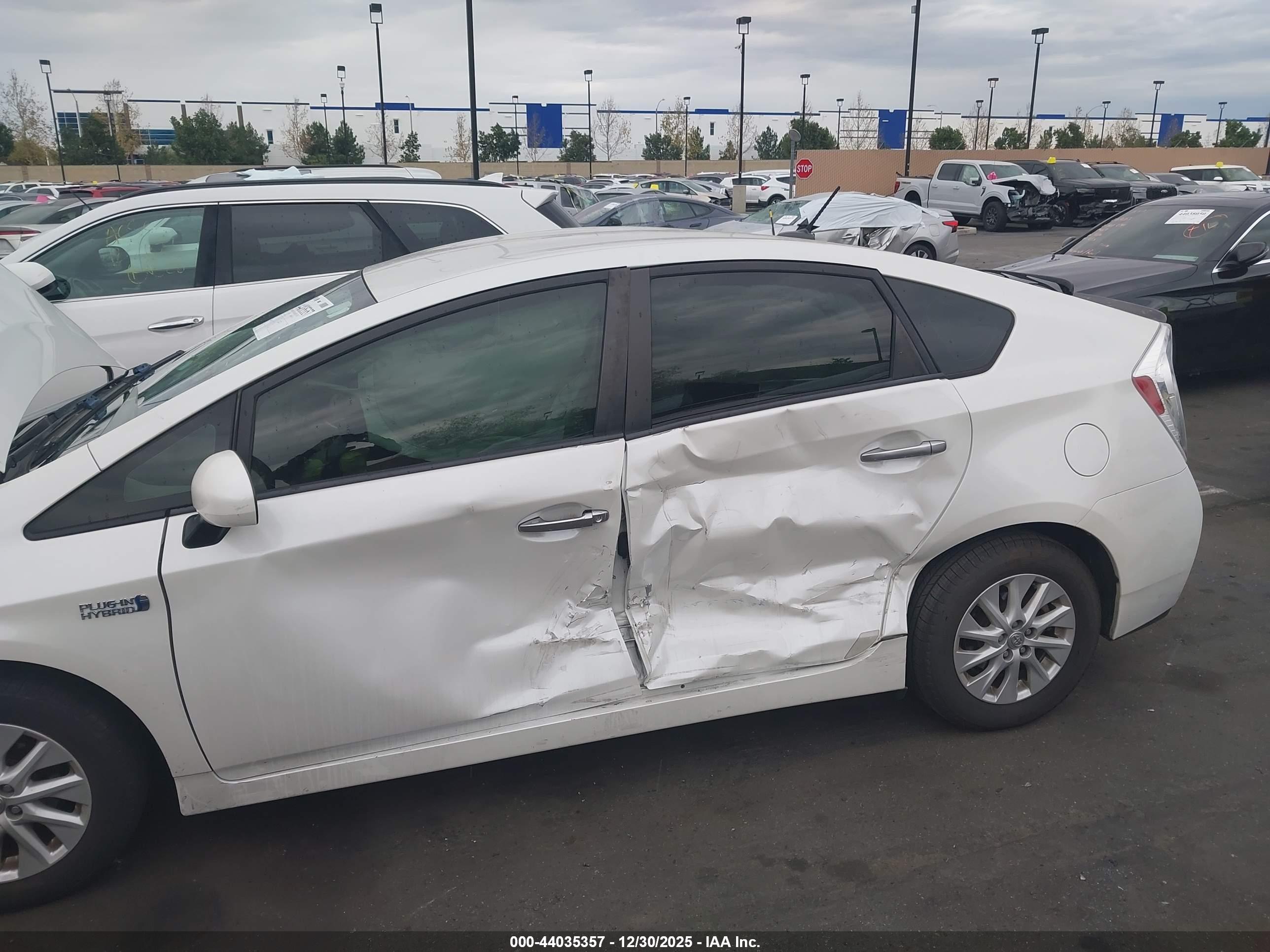 TOYOTA PRIUS image 6
