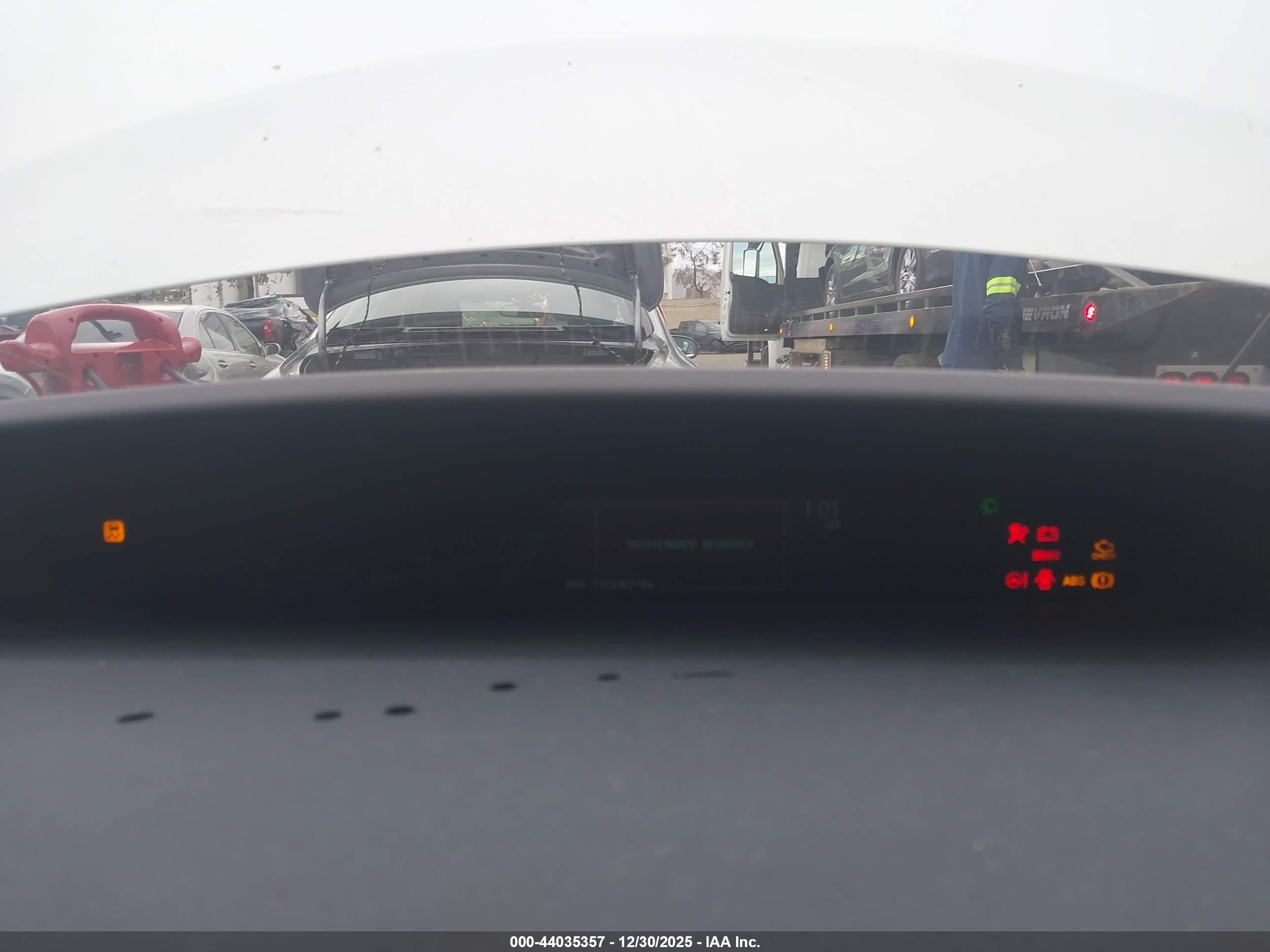 TOYOTA PRIUS image 7