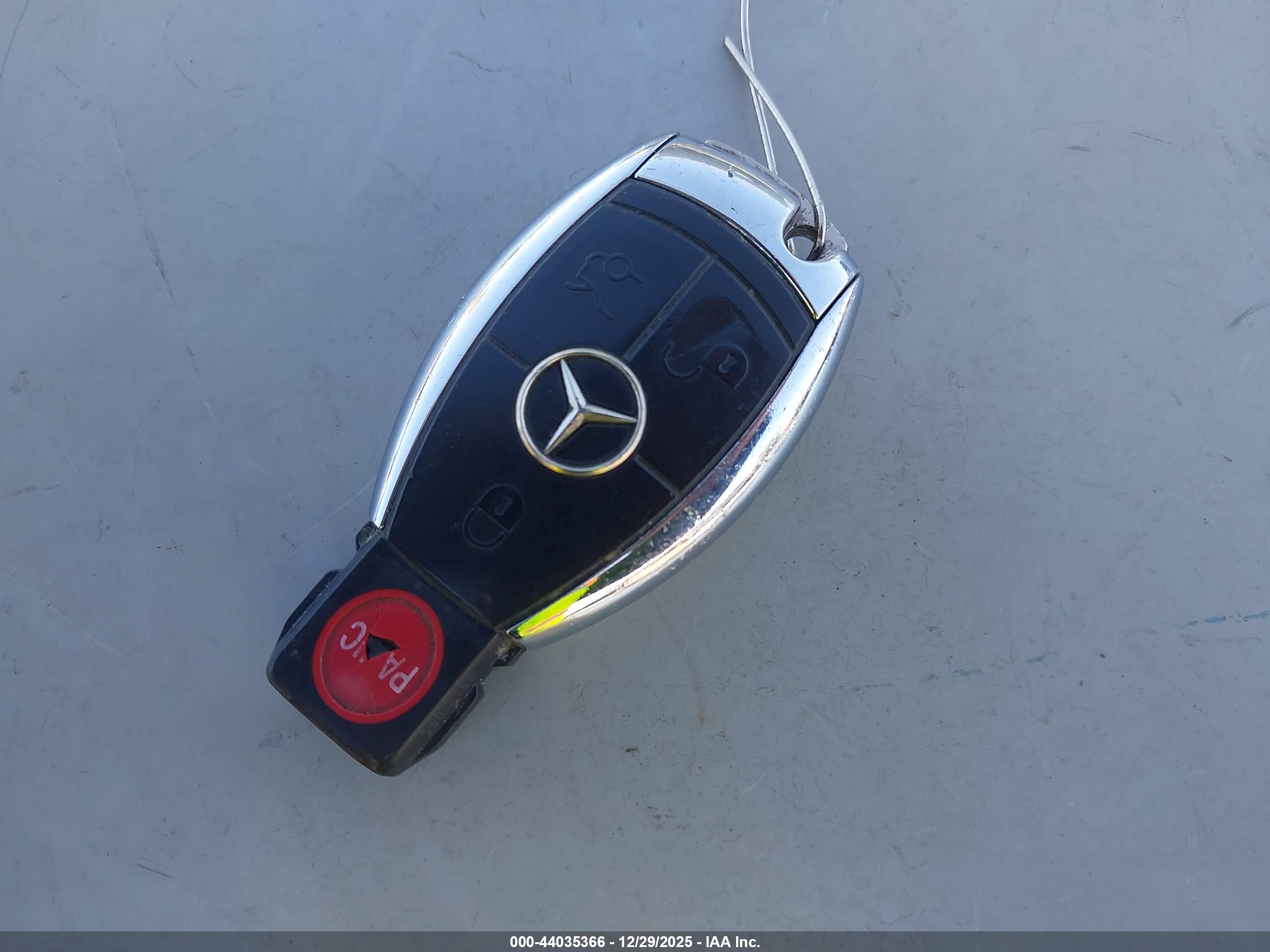 MERCEDES-BENZ E image 11