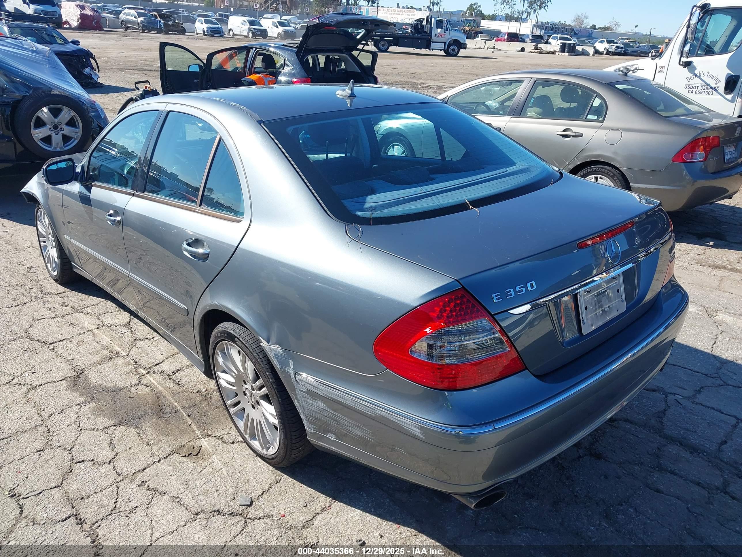MERCEDES-BENZ E image 3