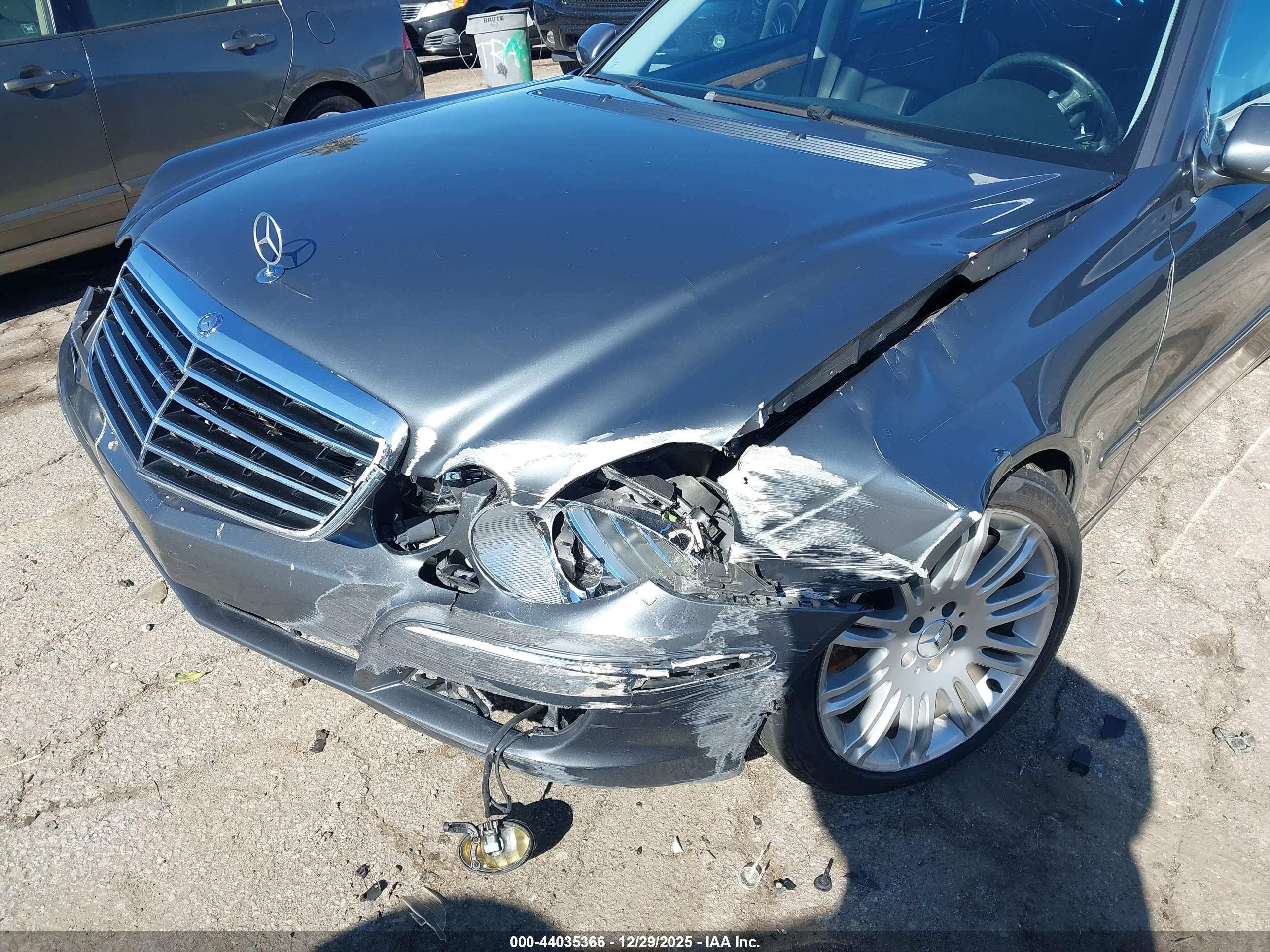 MERCEDES-BENZ E image 6