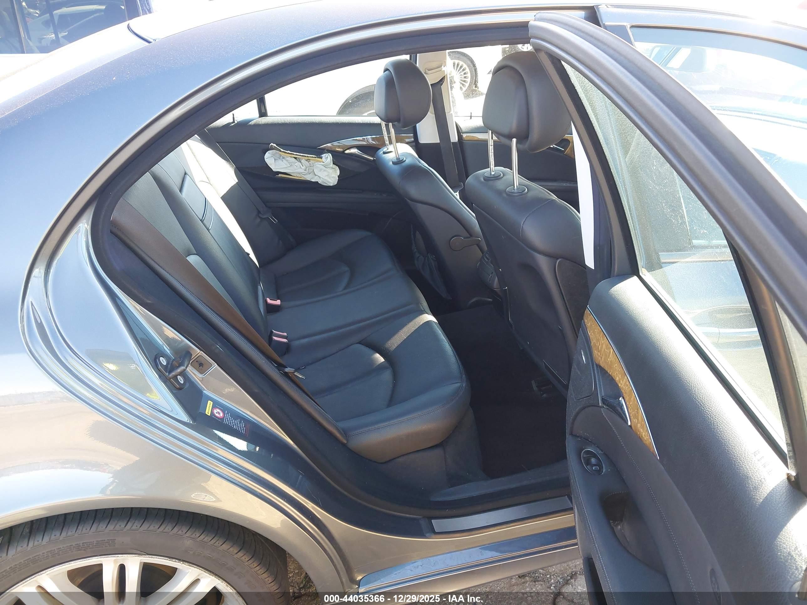 MERCEDES-BENZ E image 8