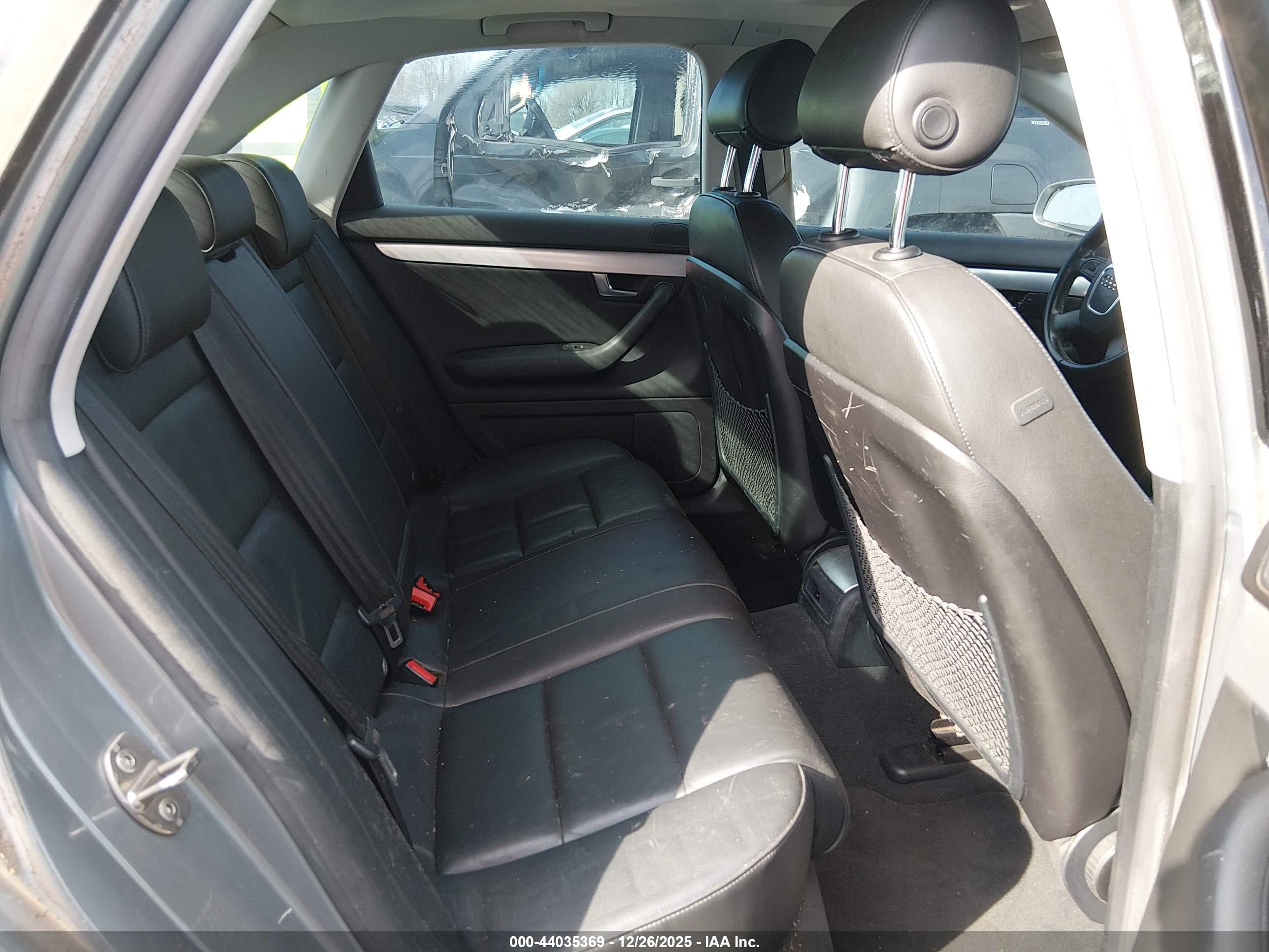 AUDI A4 image 8