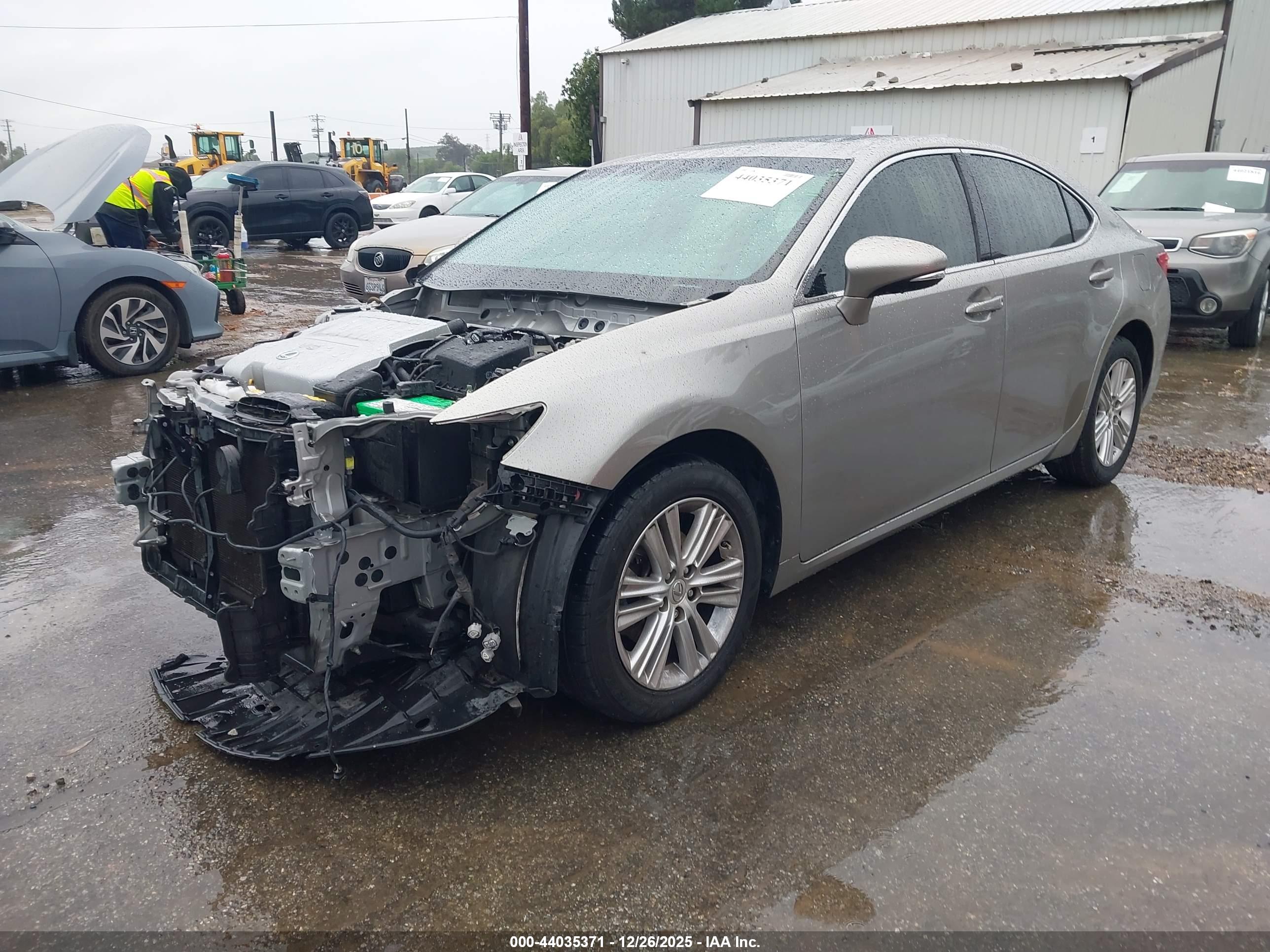 LEXUS ES image 2