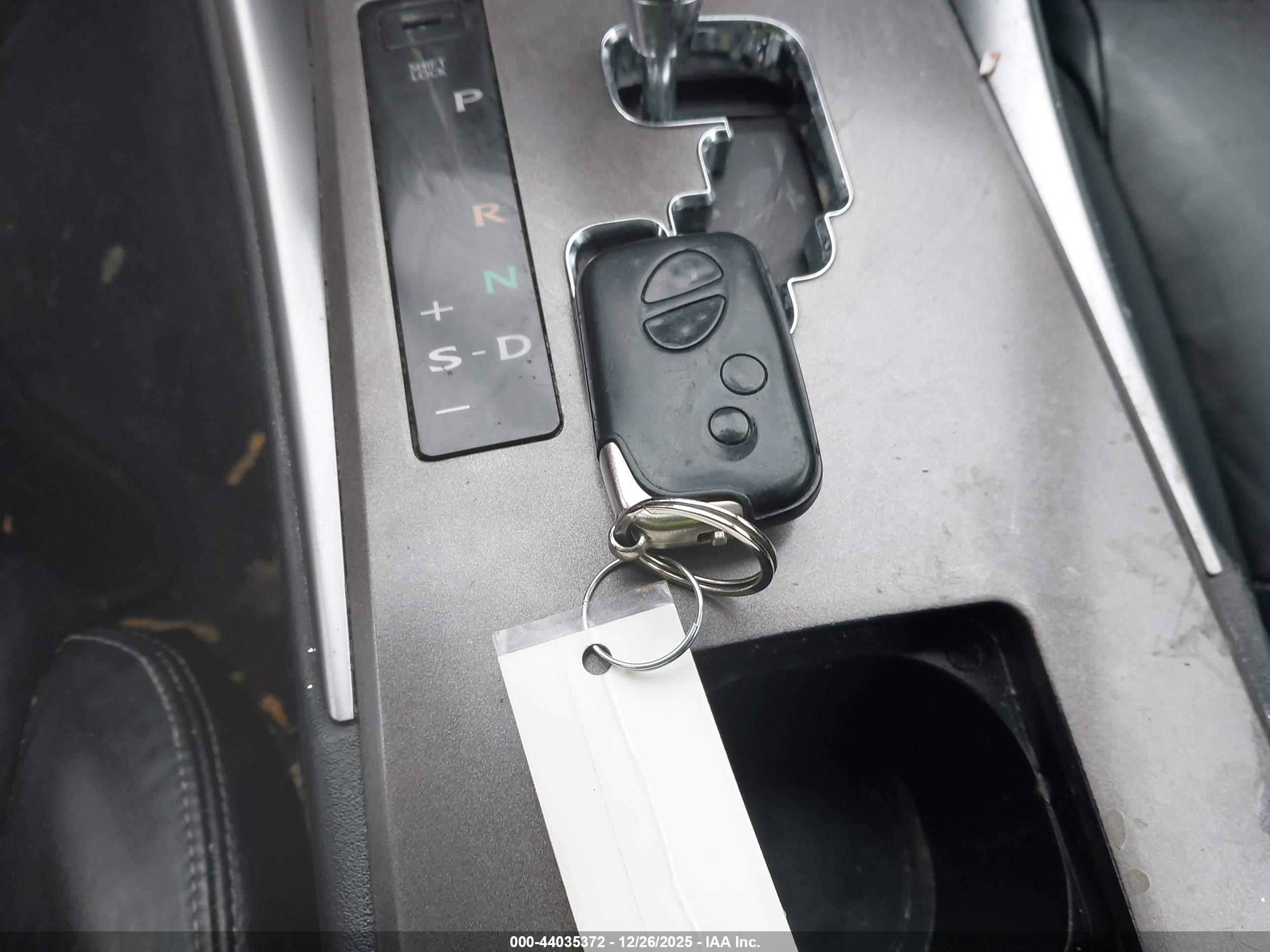 LEXUS IS image 11