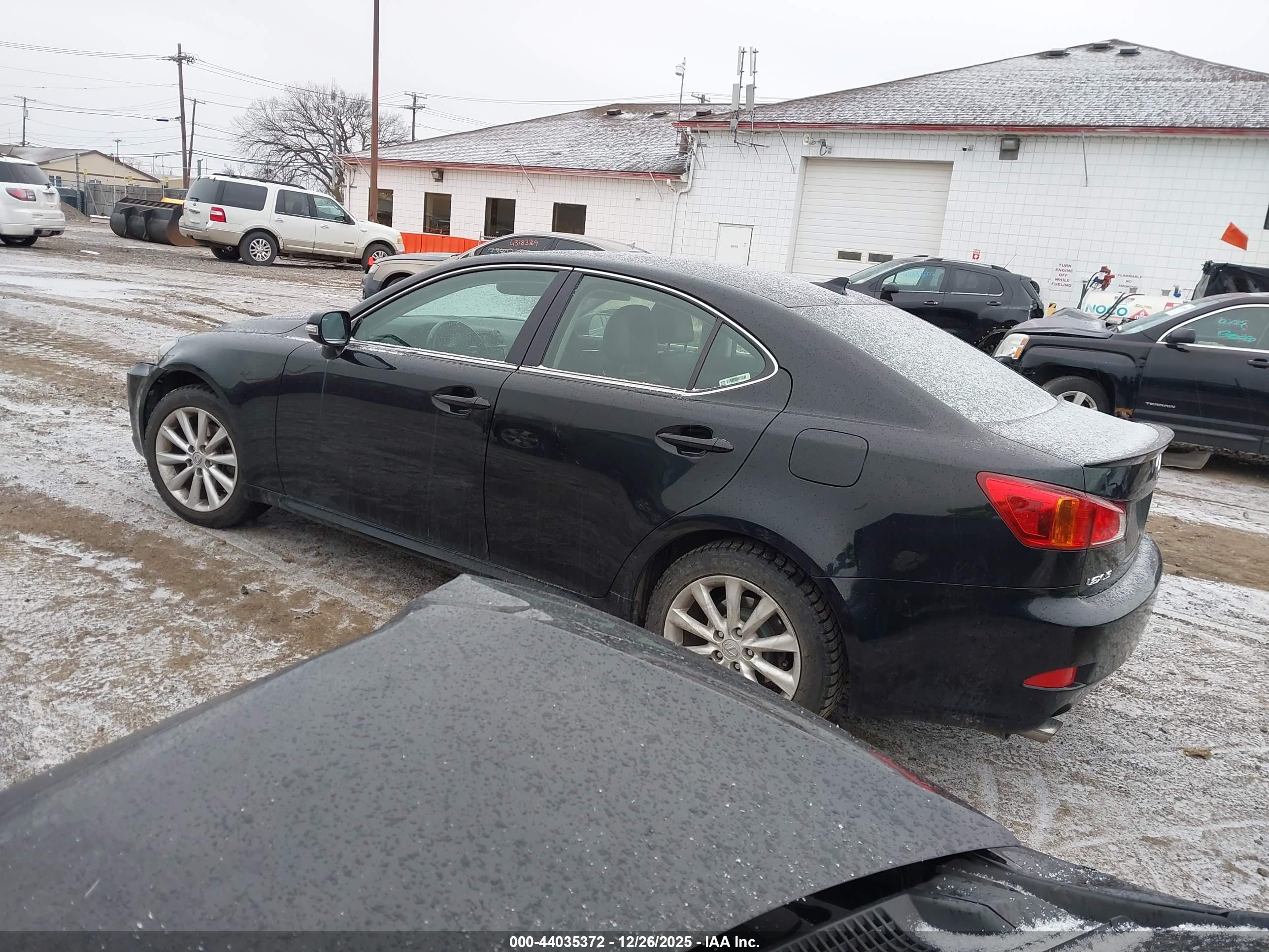 LEXUS IS image 3