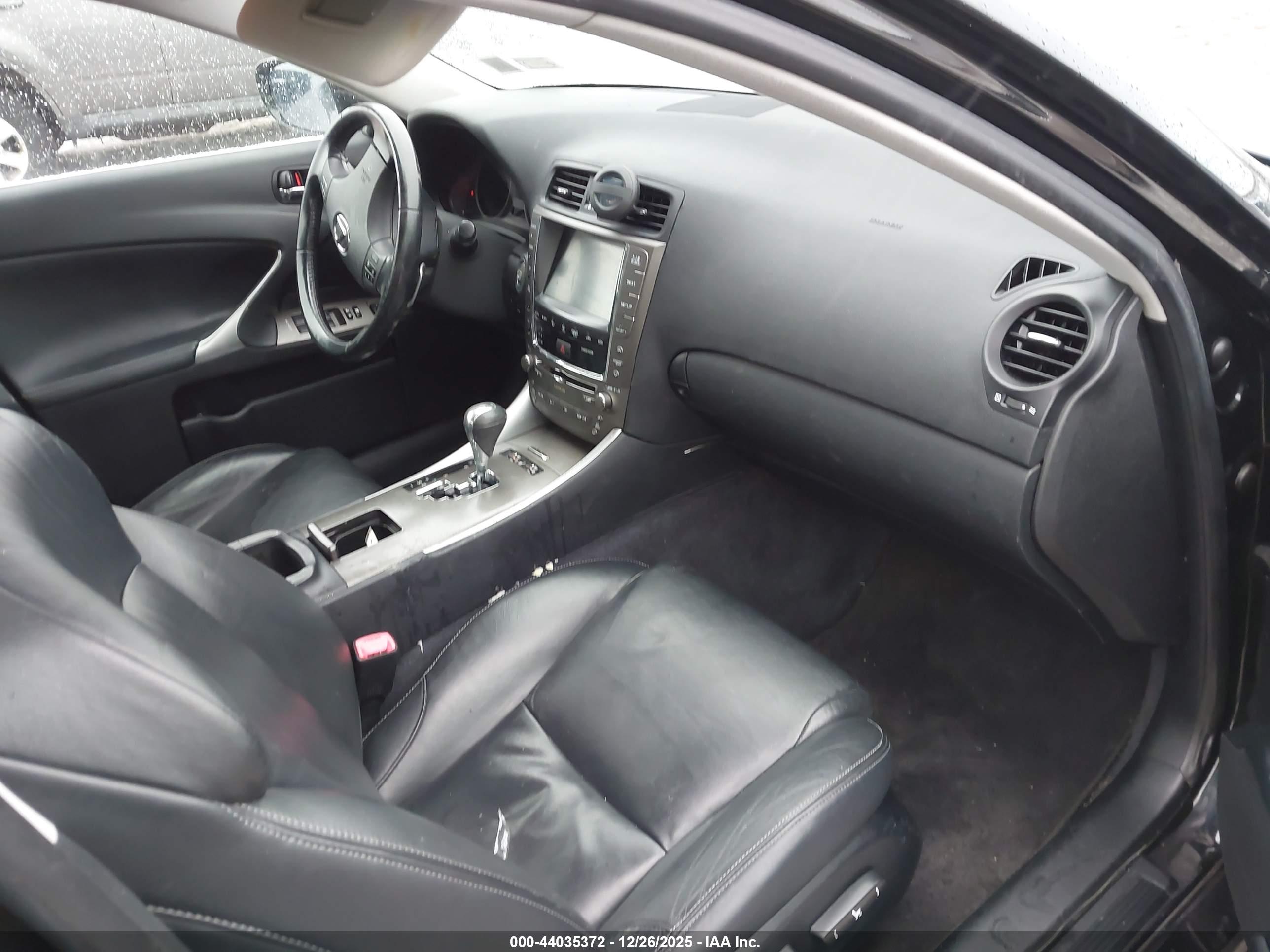 LEXUS IS image 5