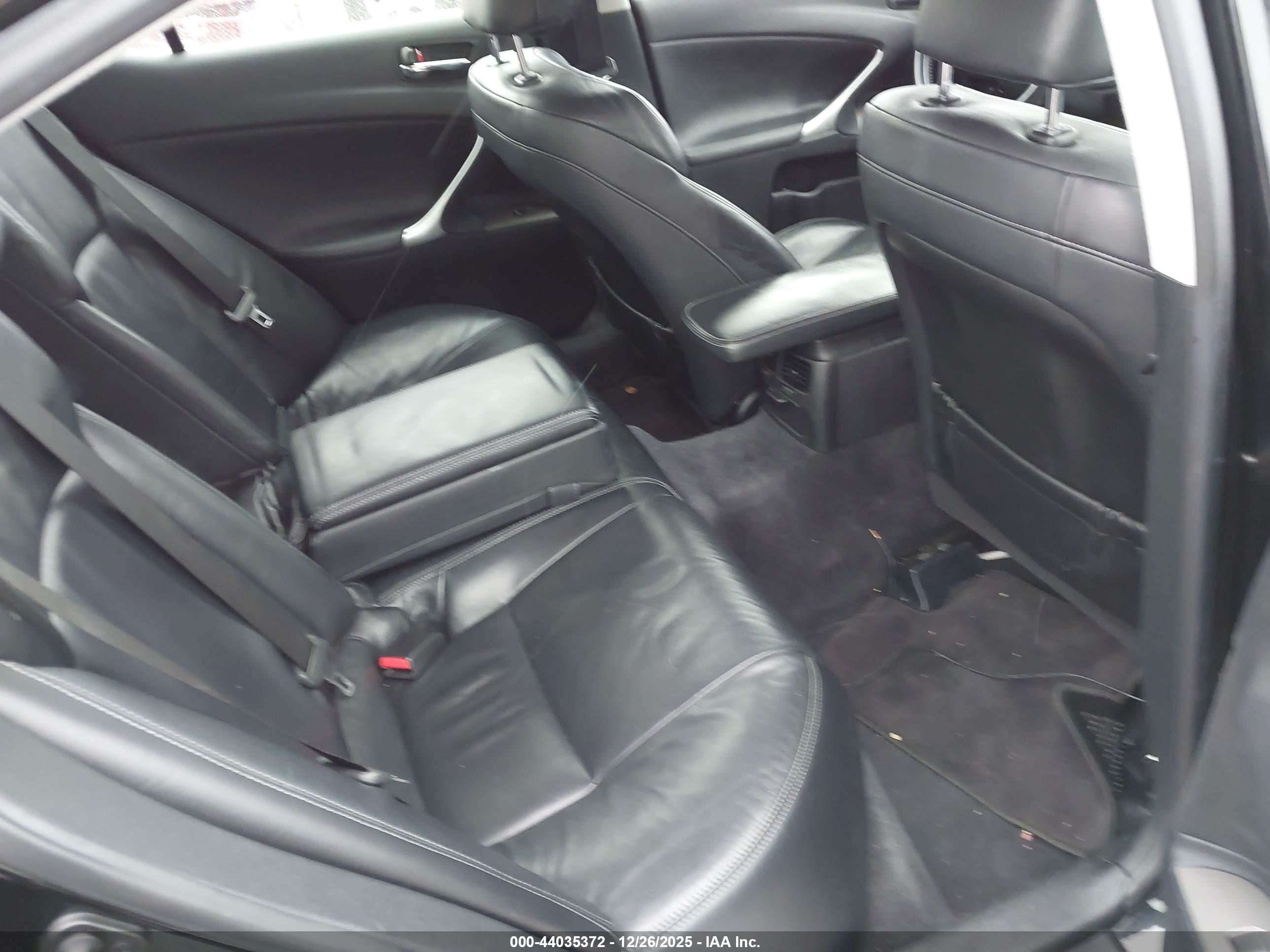 LEXUS IS image 8