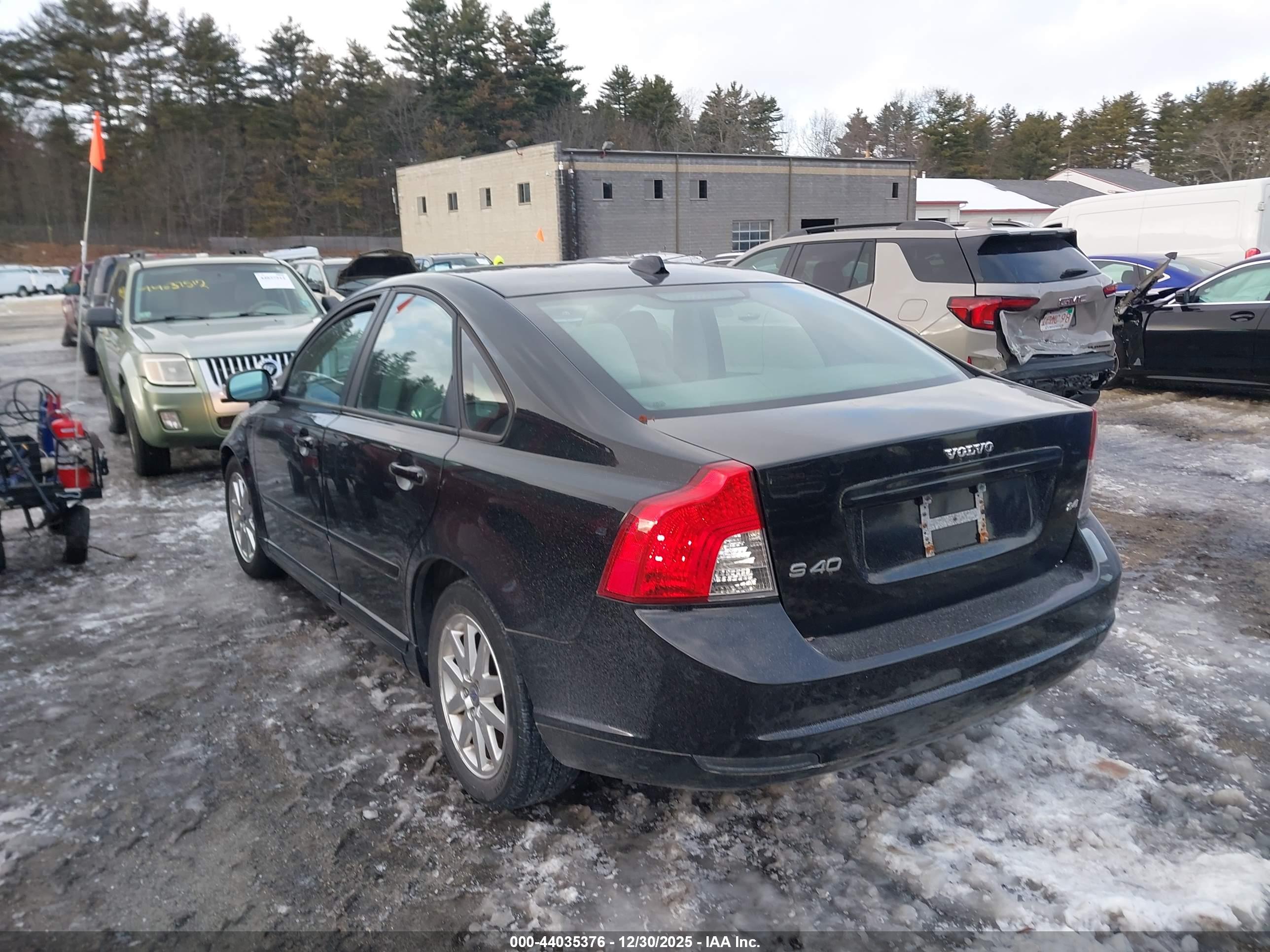 VOLVO S40 image 3