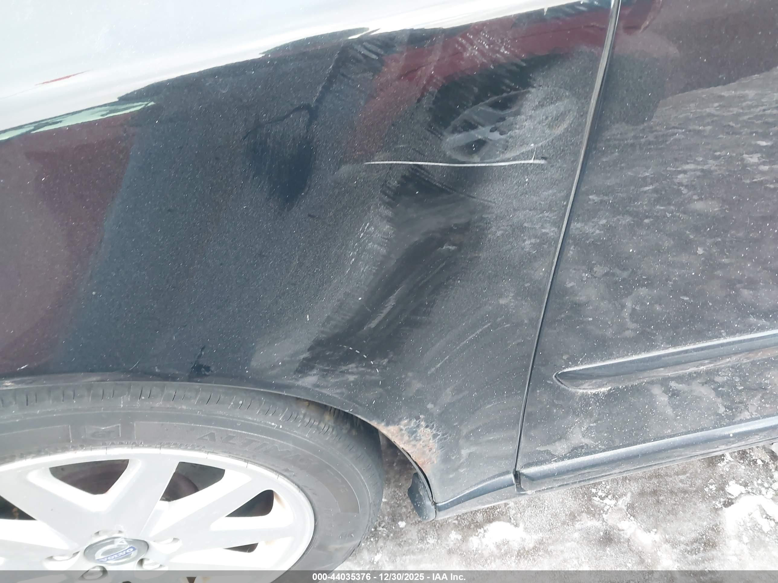 VOLVO S40 image 6