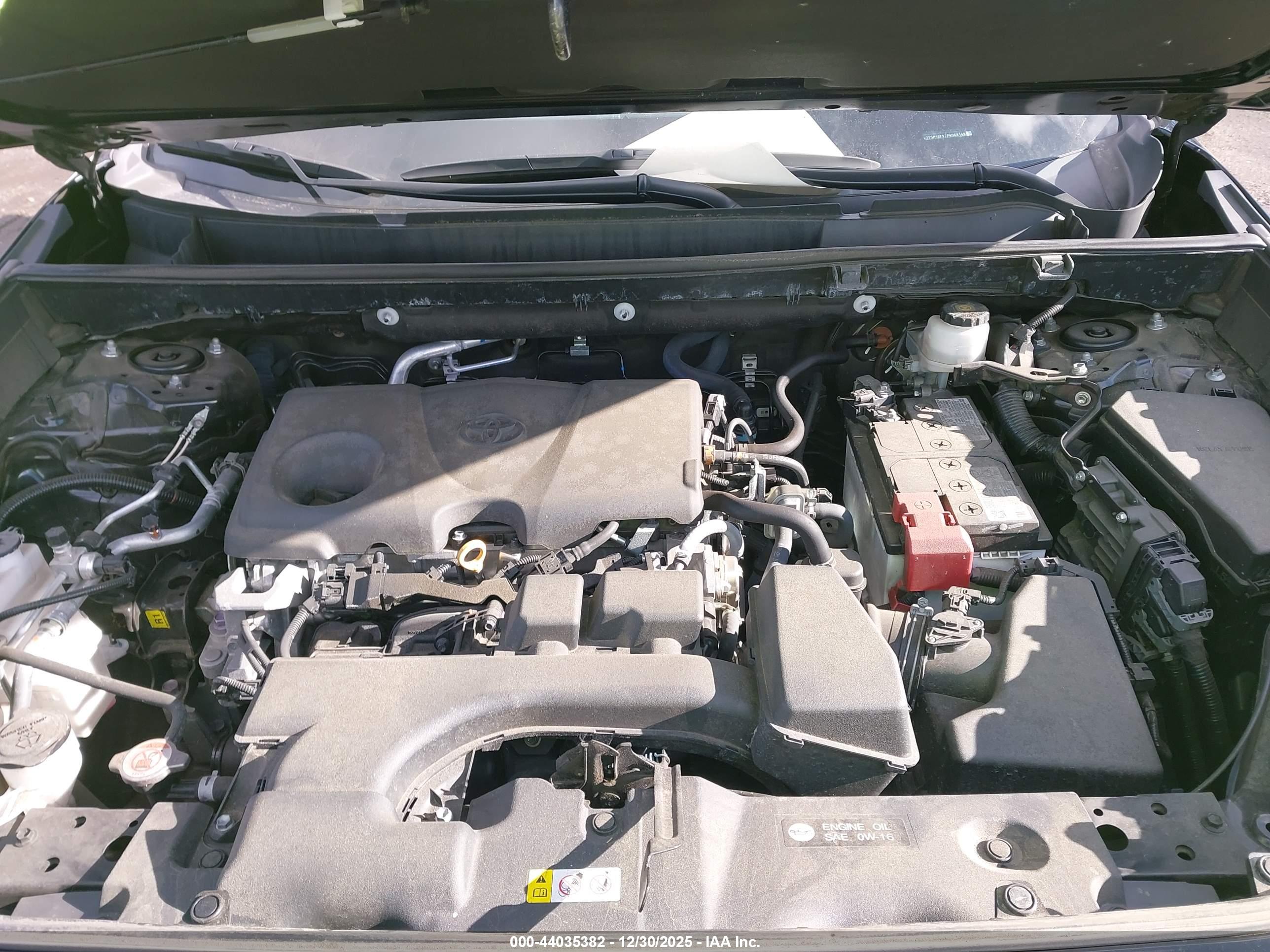 TOYOTA RAV4 image 10