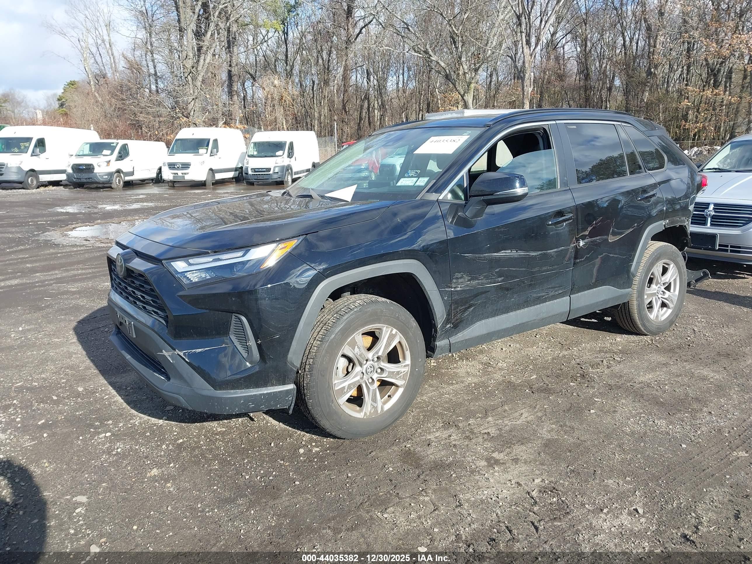 TOYOTA RAV4 image 2