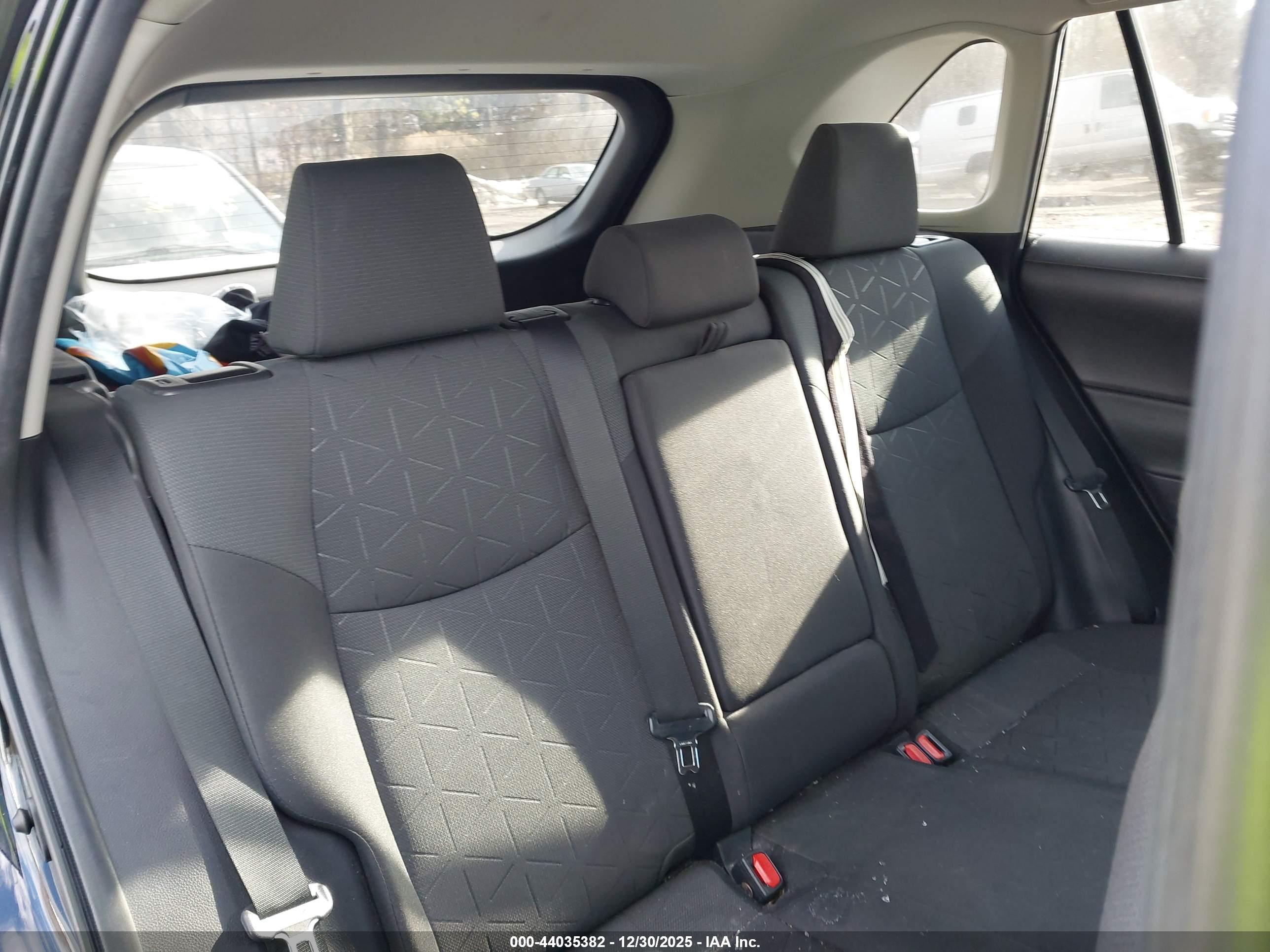 TOYOTA RAV4 image 8
