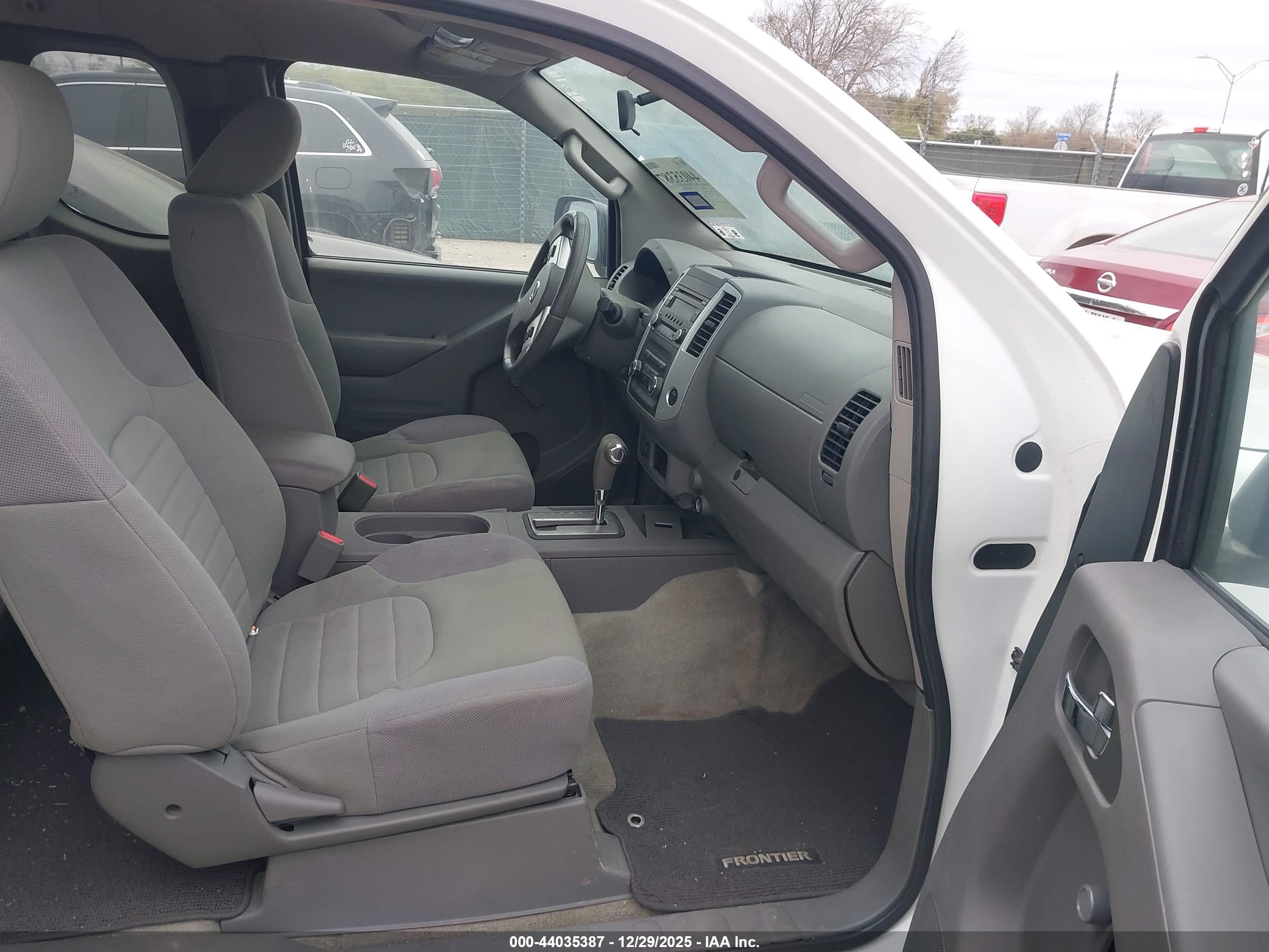 NISSAN FRONTIER image 5