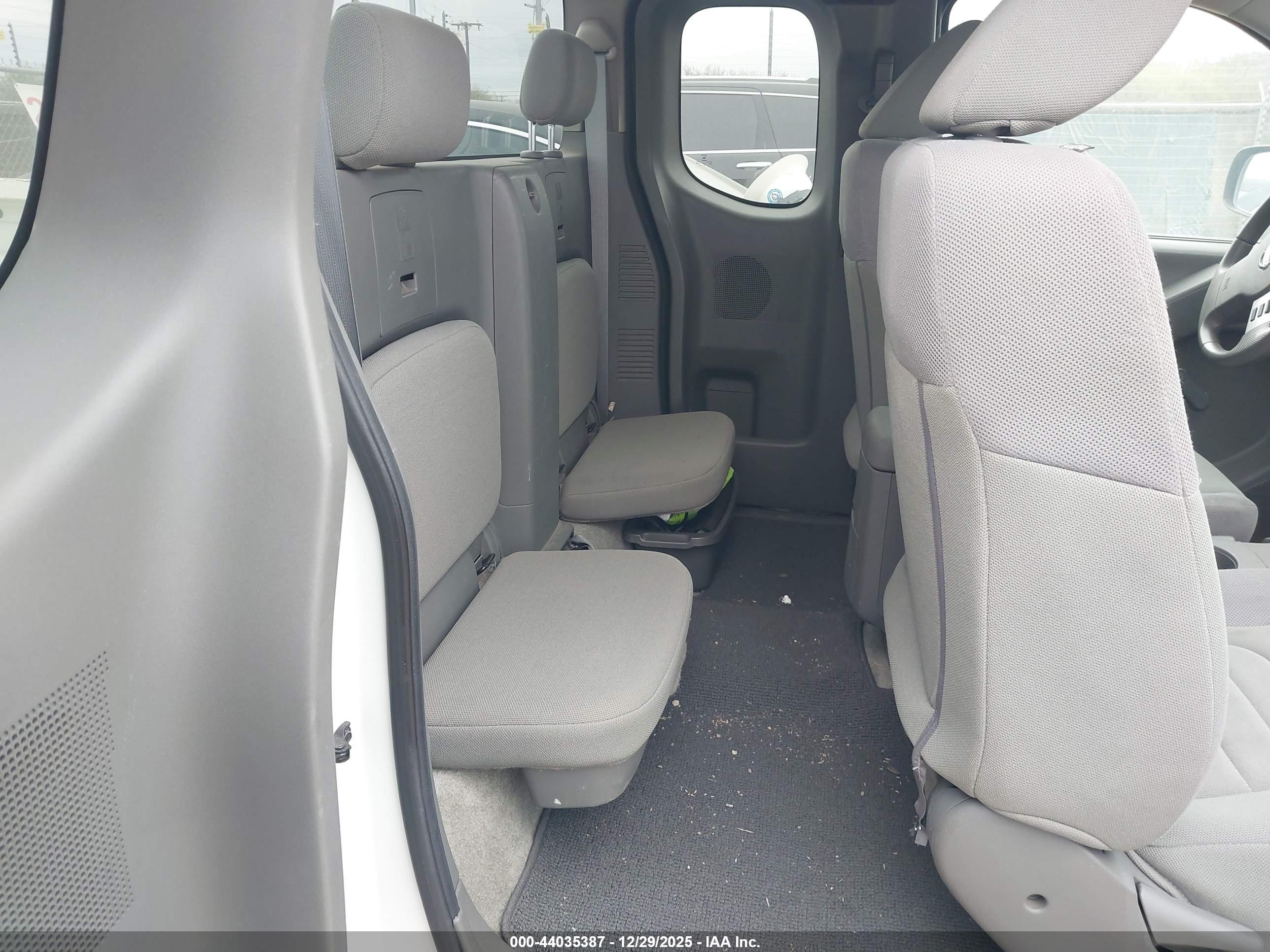 NISSAN FRONTIER image 8
