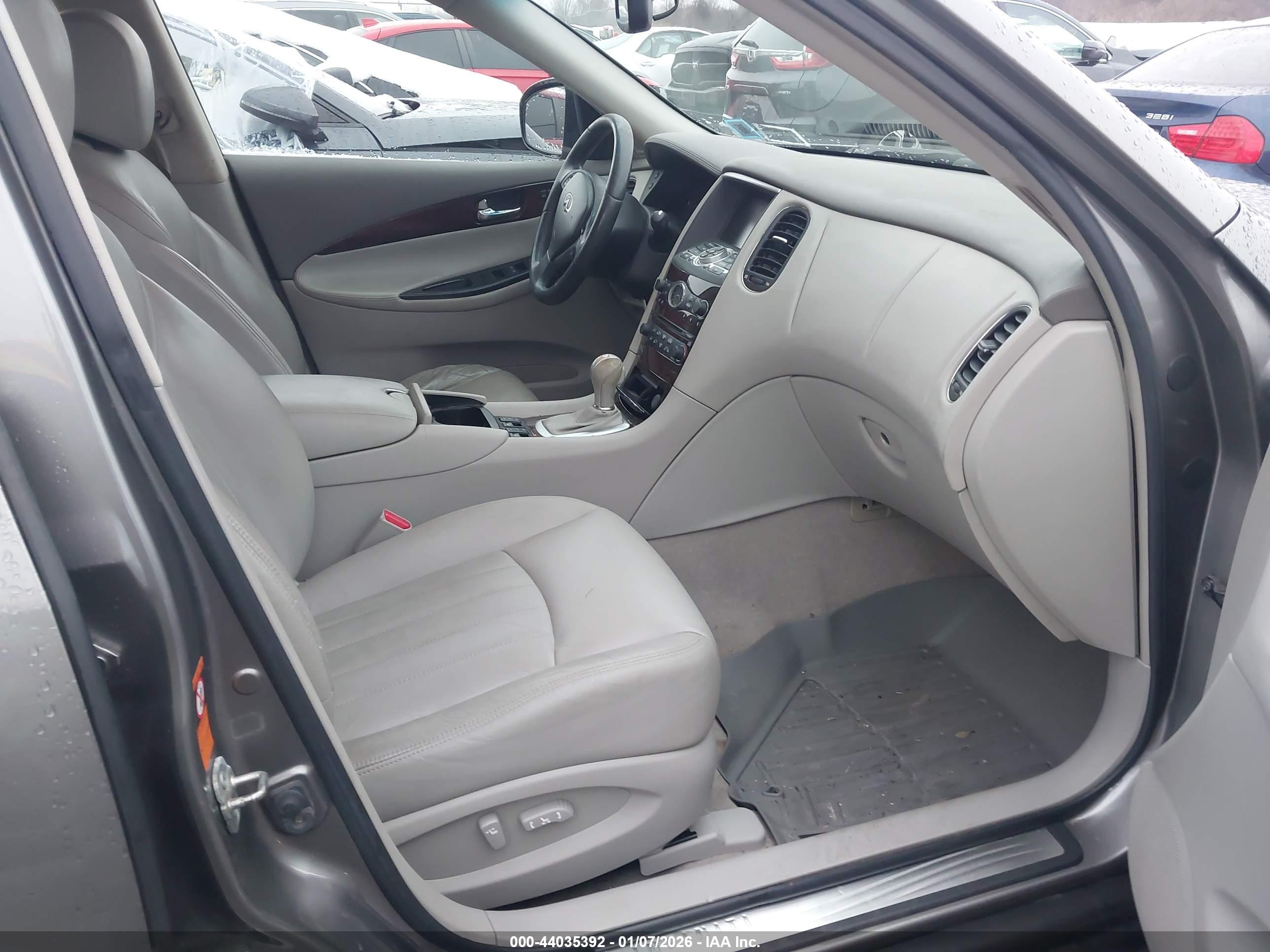 INFINITI EX35 image 5
