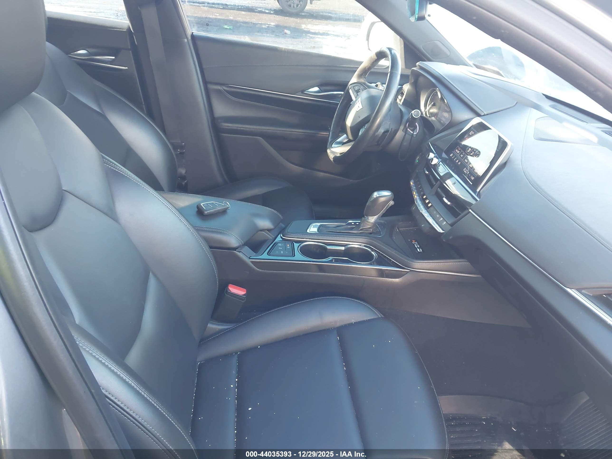 CADILLAC CT4 image 5