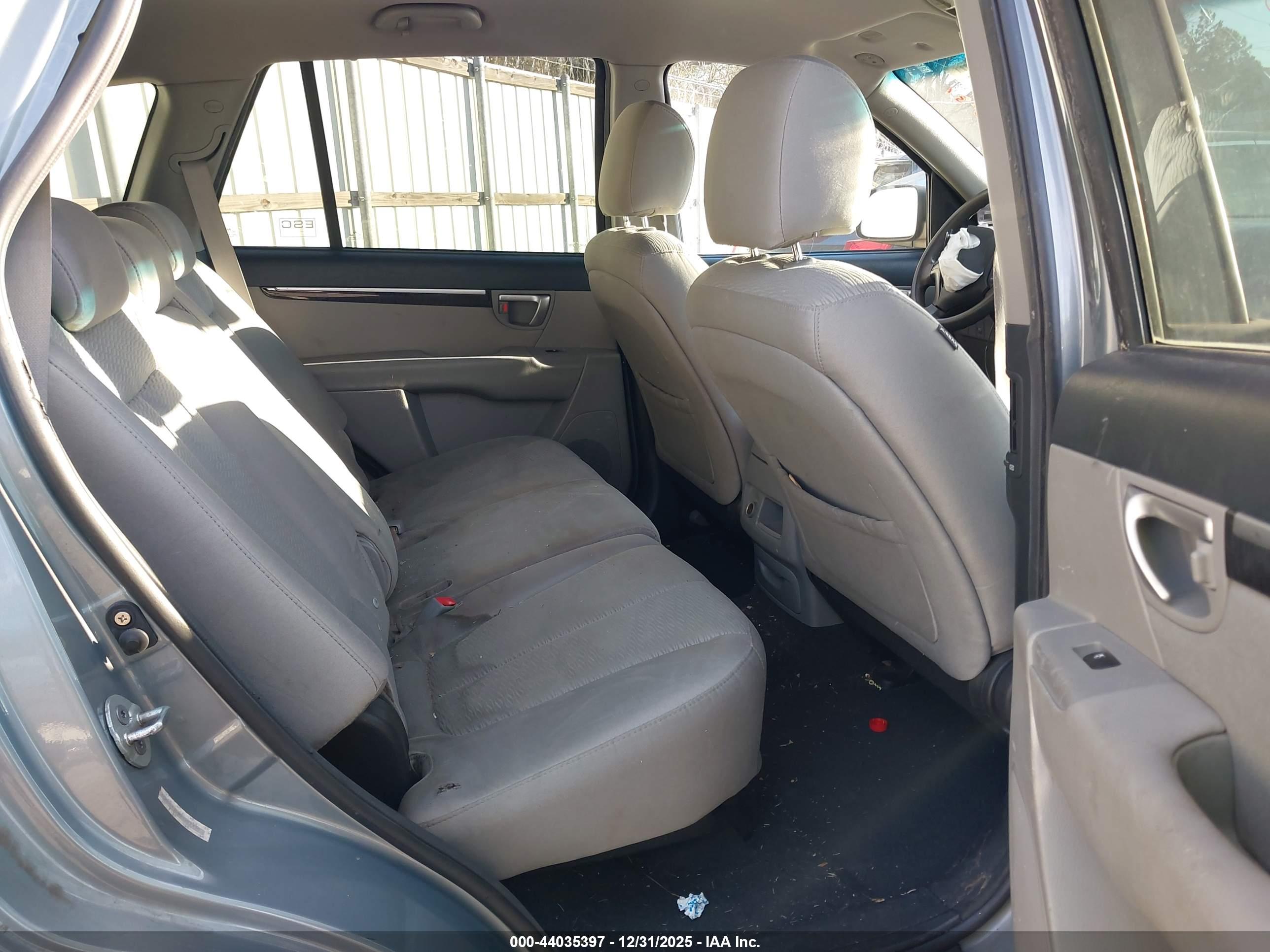 HYUNDAI SANTA image 8