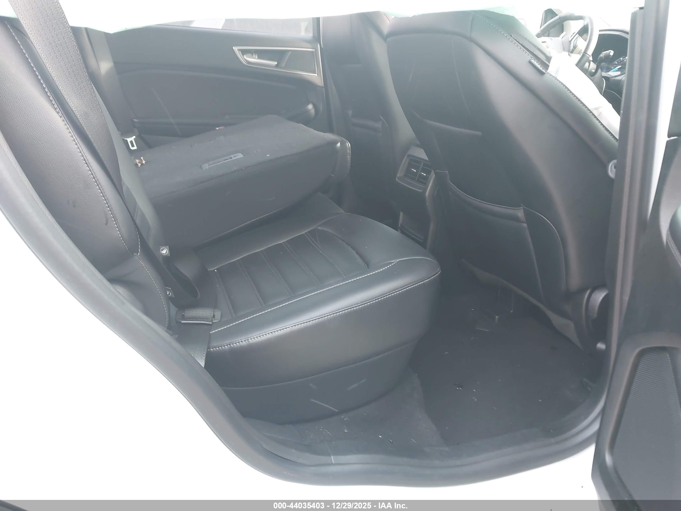 FORD EDGE image 8