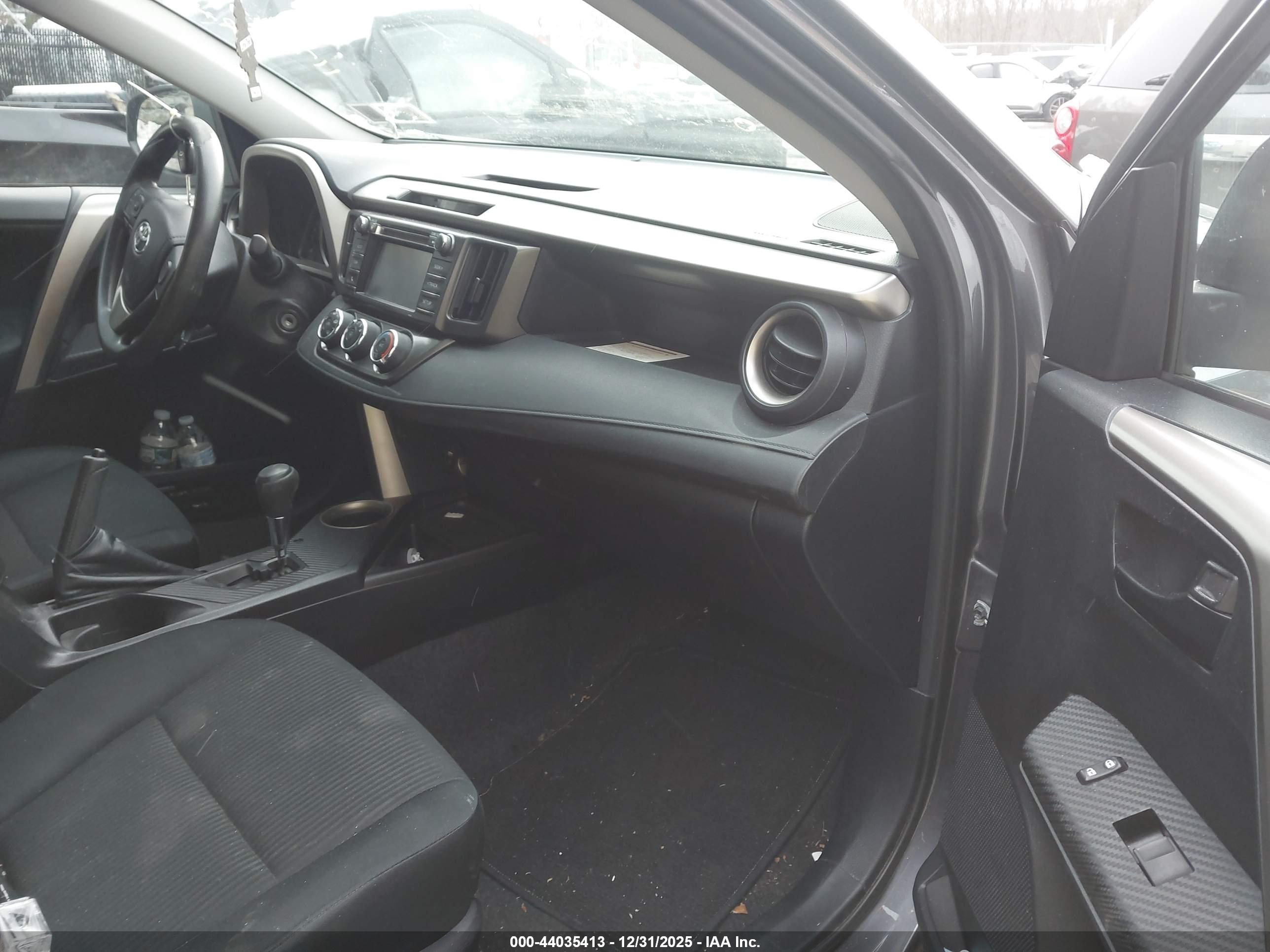 TOYOTA RAV4 image 5